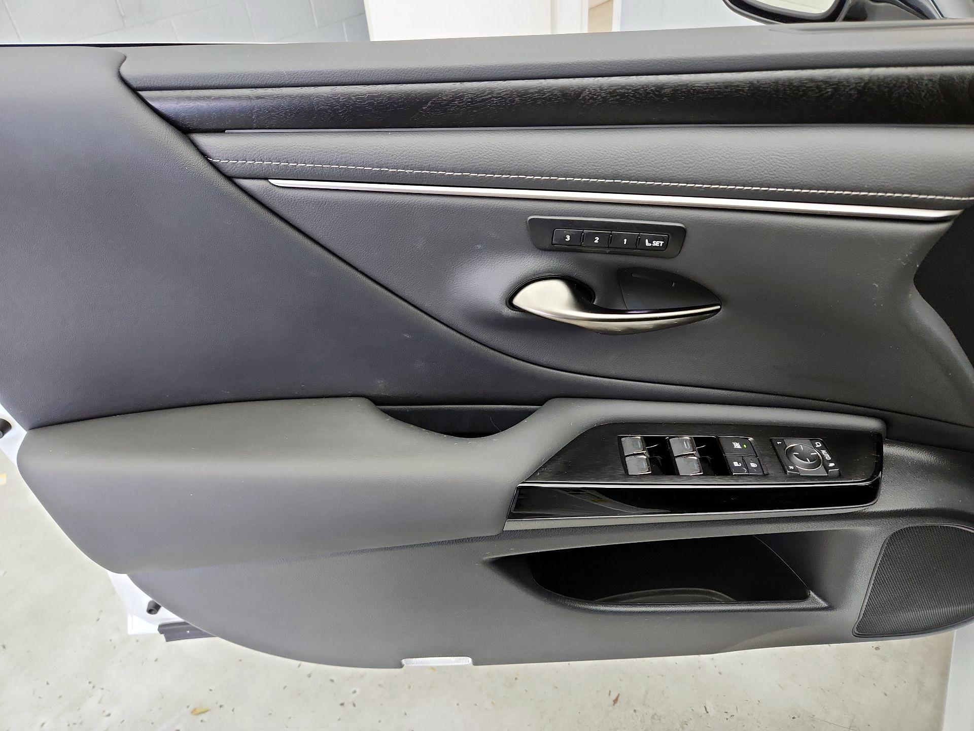 Thumbnail: 2024 Lexus ES - 12