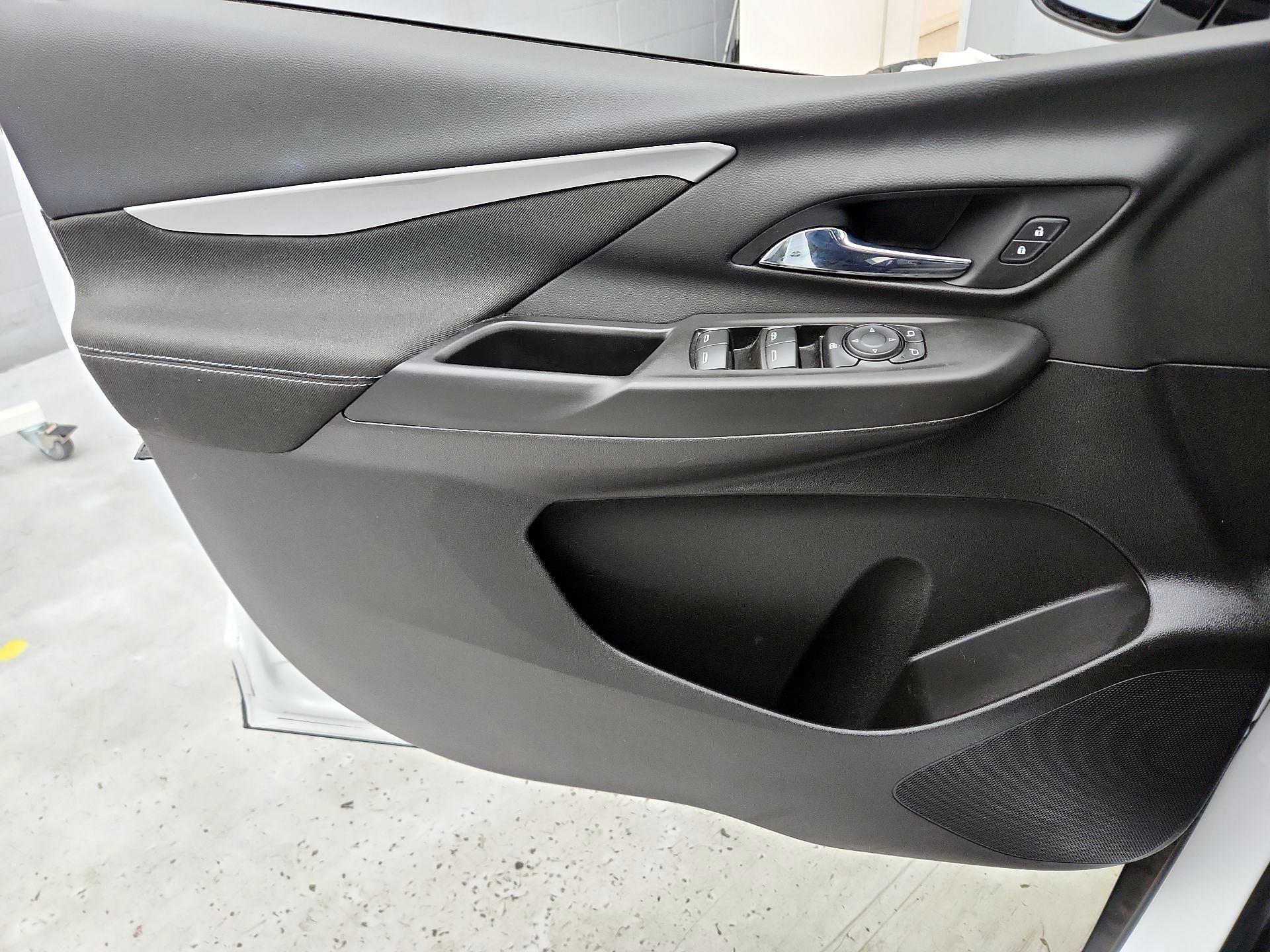 Thumbnail: 2022 Chevrolet Bolt EV - 12