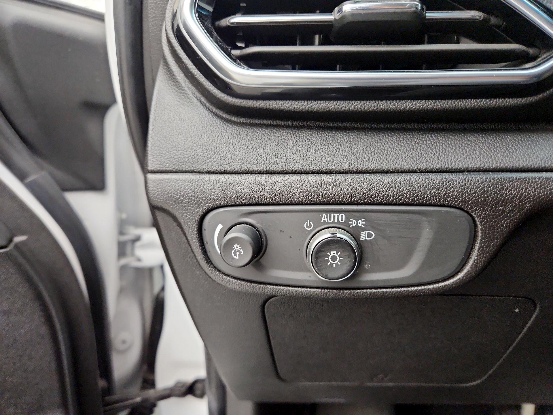 Thumbnail: 2022 Chevrolet Bolt EV - 13