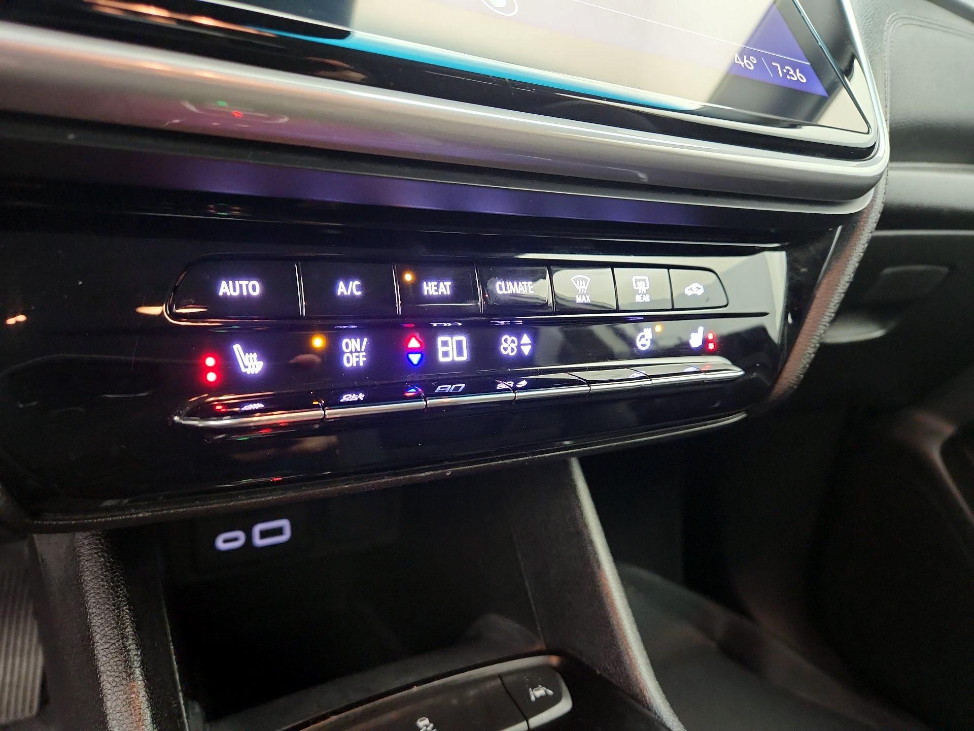 Thumbnail: 2022 Chevrolet Bolt EV - 16