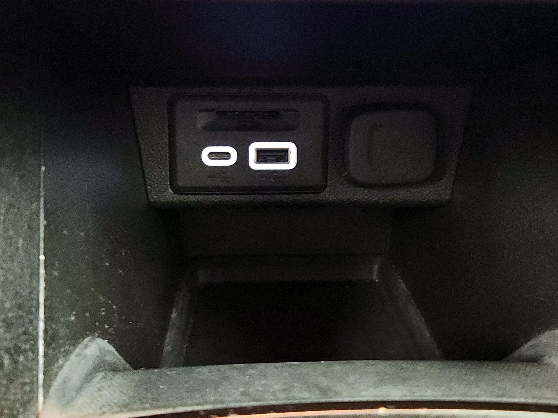 Thumbnail: 2022 Chevrolet Bolt EV - 18