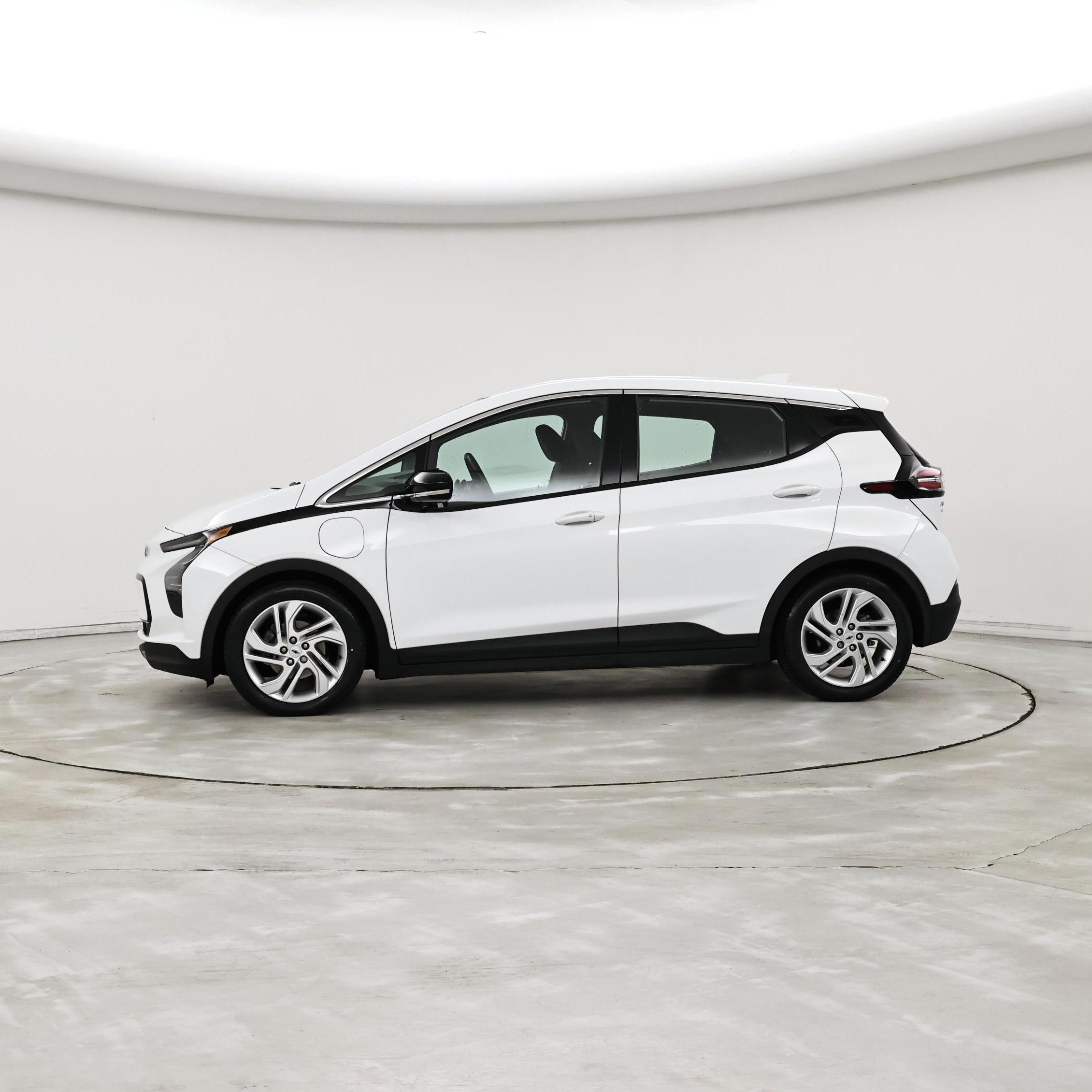 Thumbnail: 2022 Chevrolet Bolt EV - 3