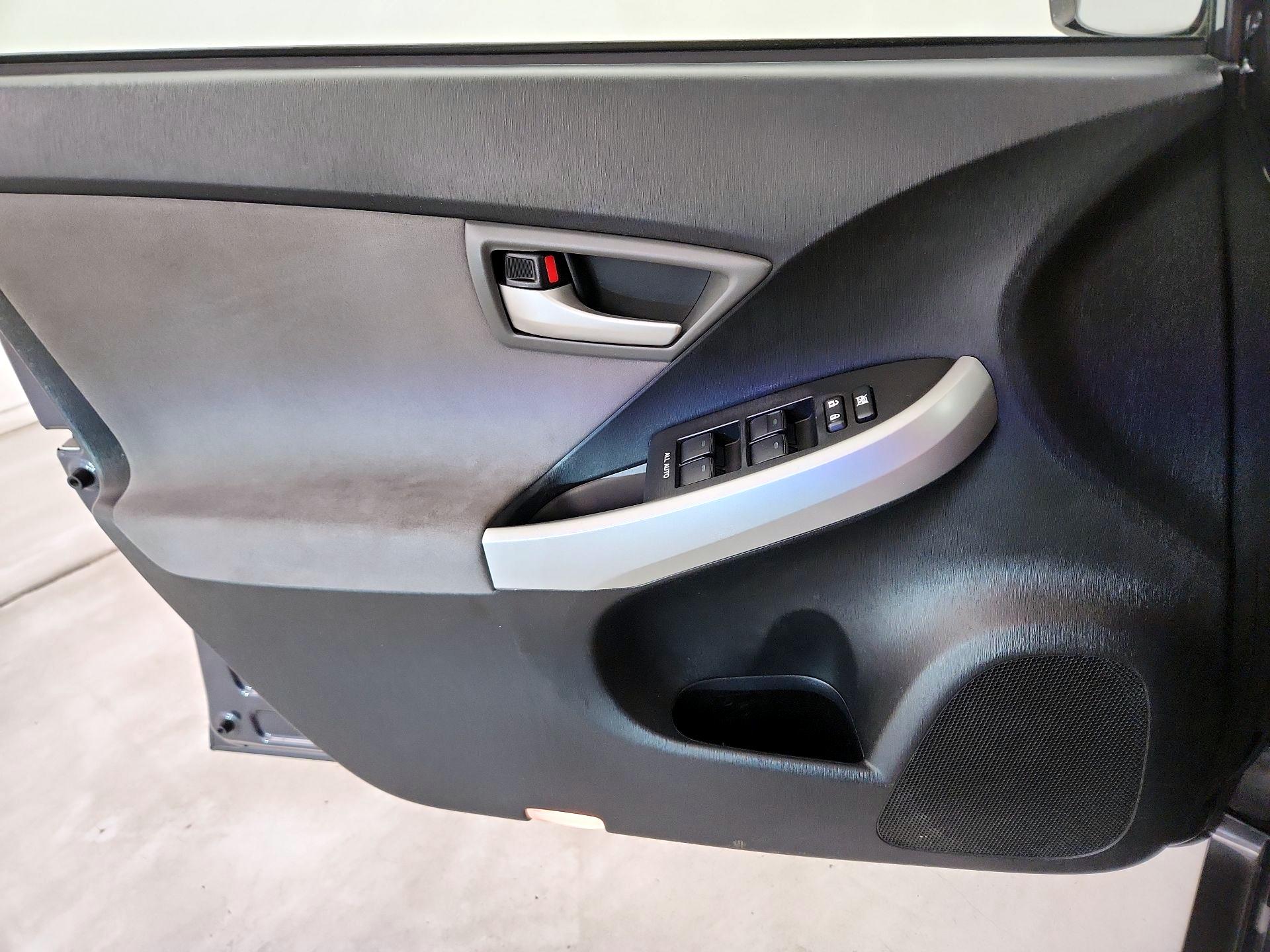 Thumbnail: 2015 Toyota Prius - 12