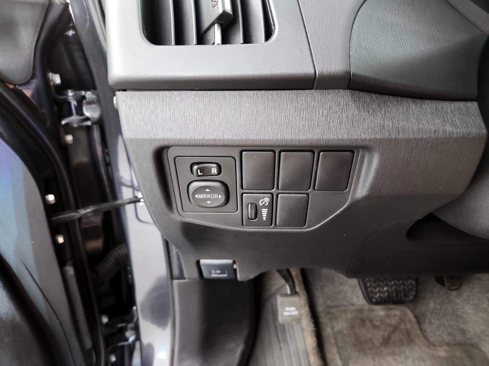 Thumbnail: 2015 Toyota Prius - 13