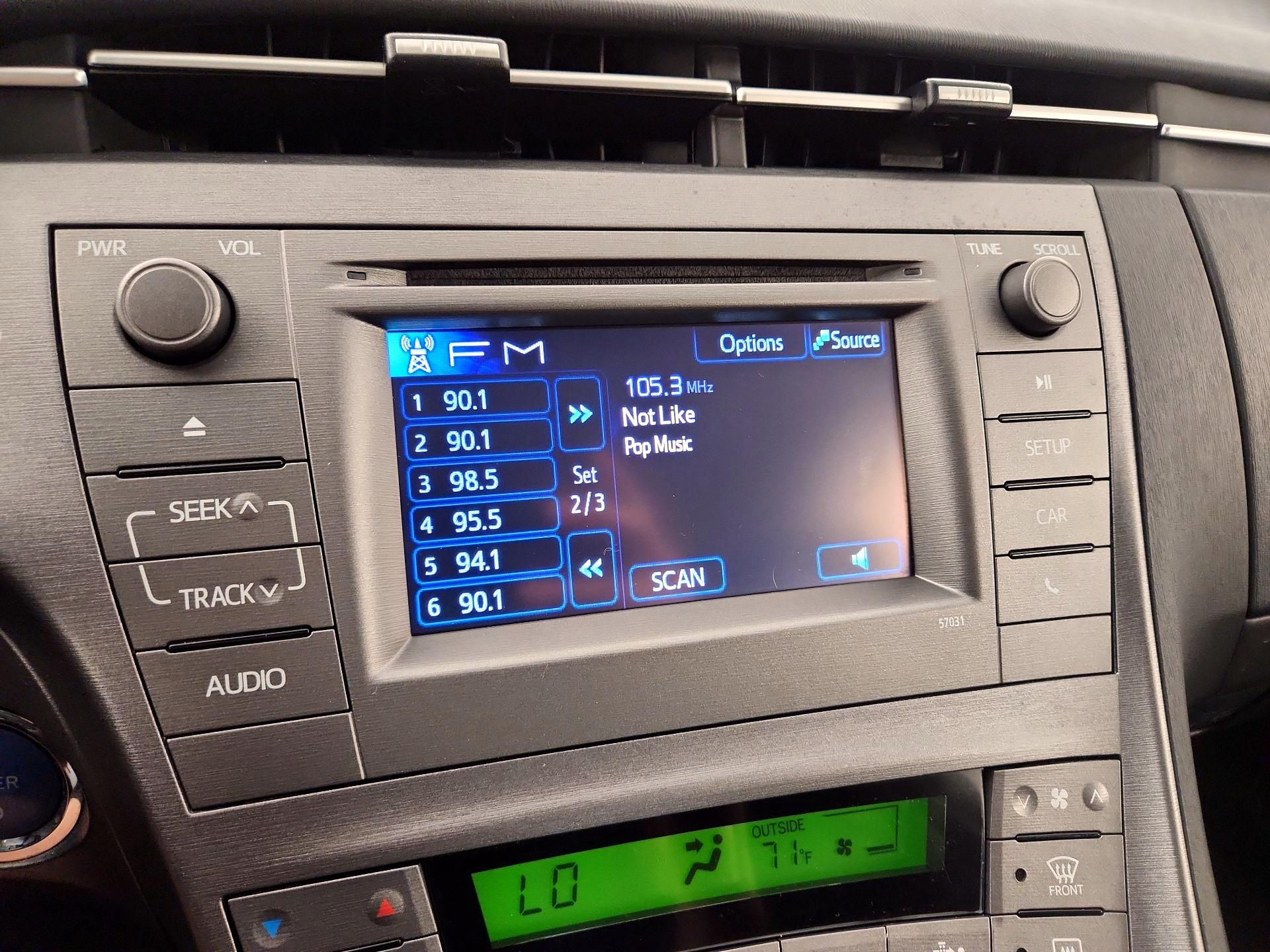 Thumbnail: 2015 Toyota Prius - 15