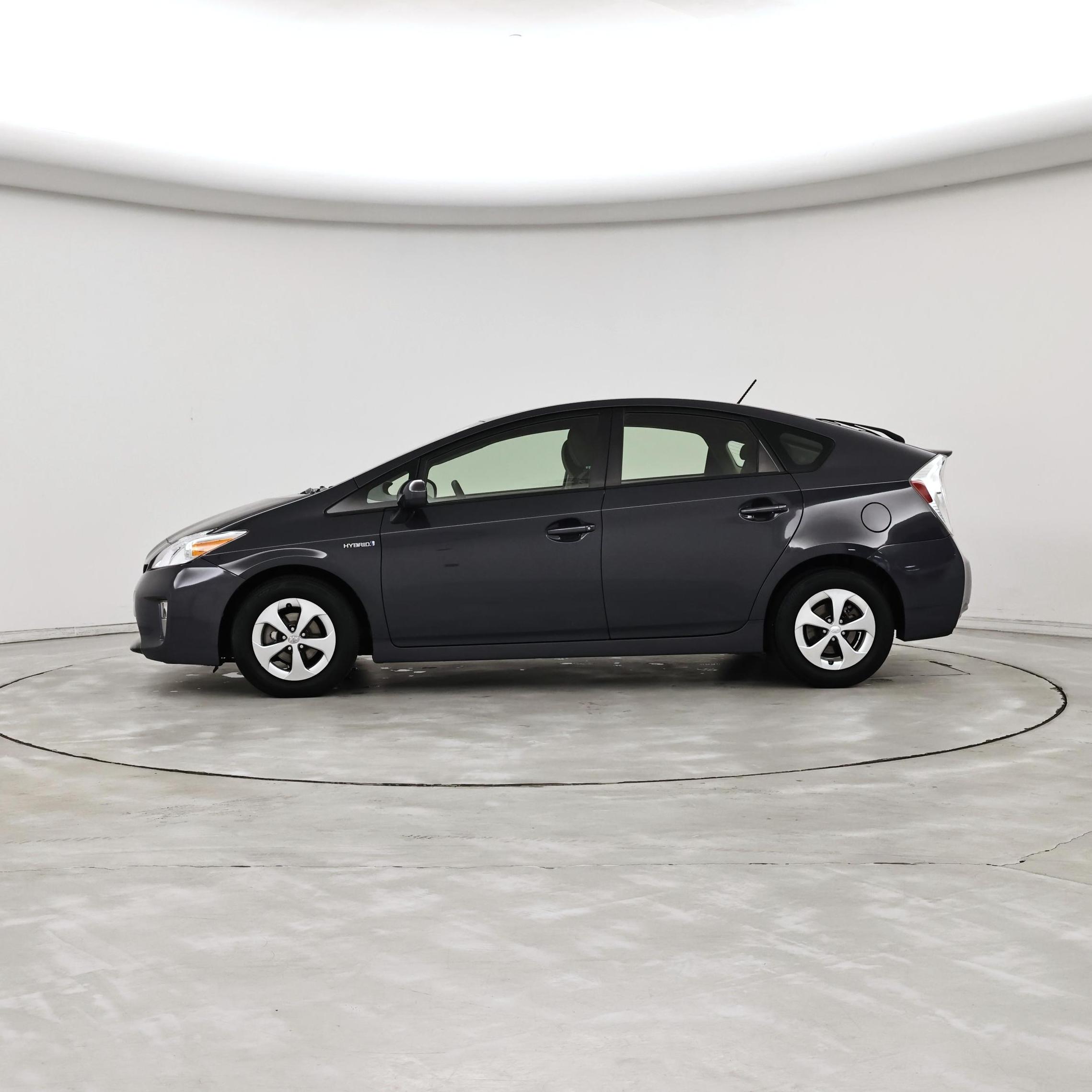 Thumbnail: 2015 Toyota Prius - 3