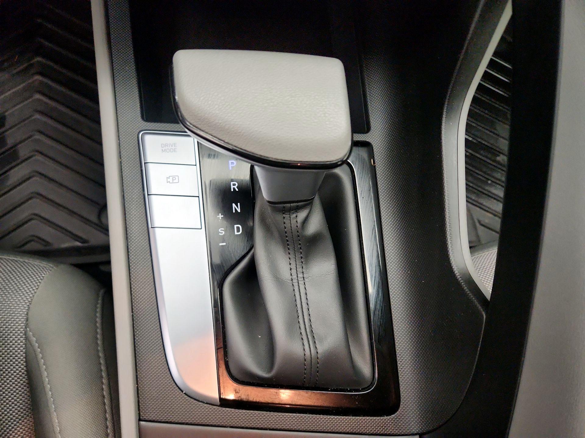 Thumbnail: 2024 Hyundai Elantra - 17