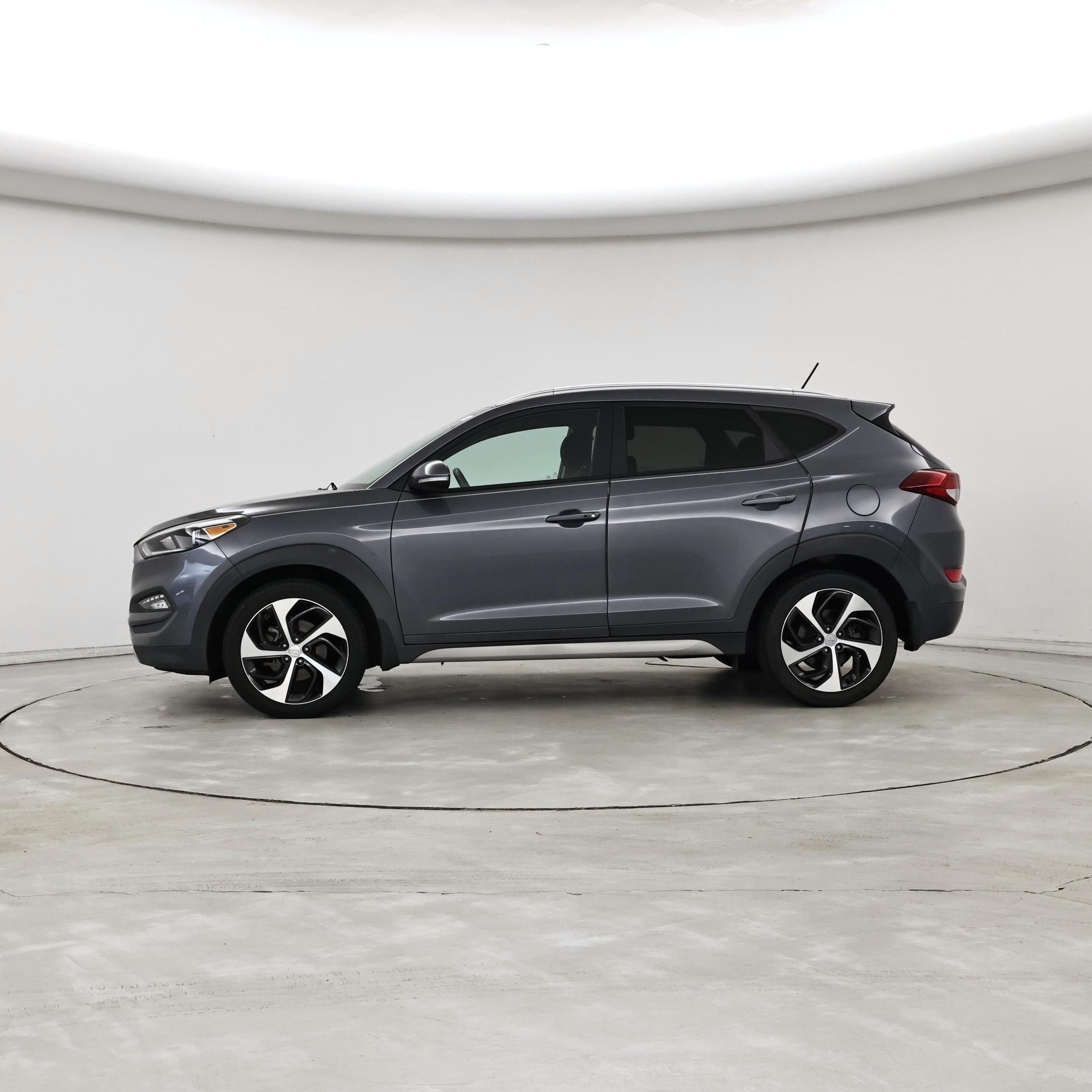 Thumbnail: 2017 Hyundai Tucson - 3