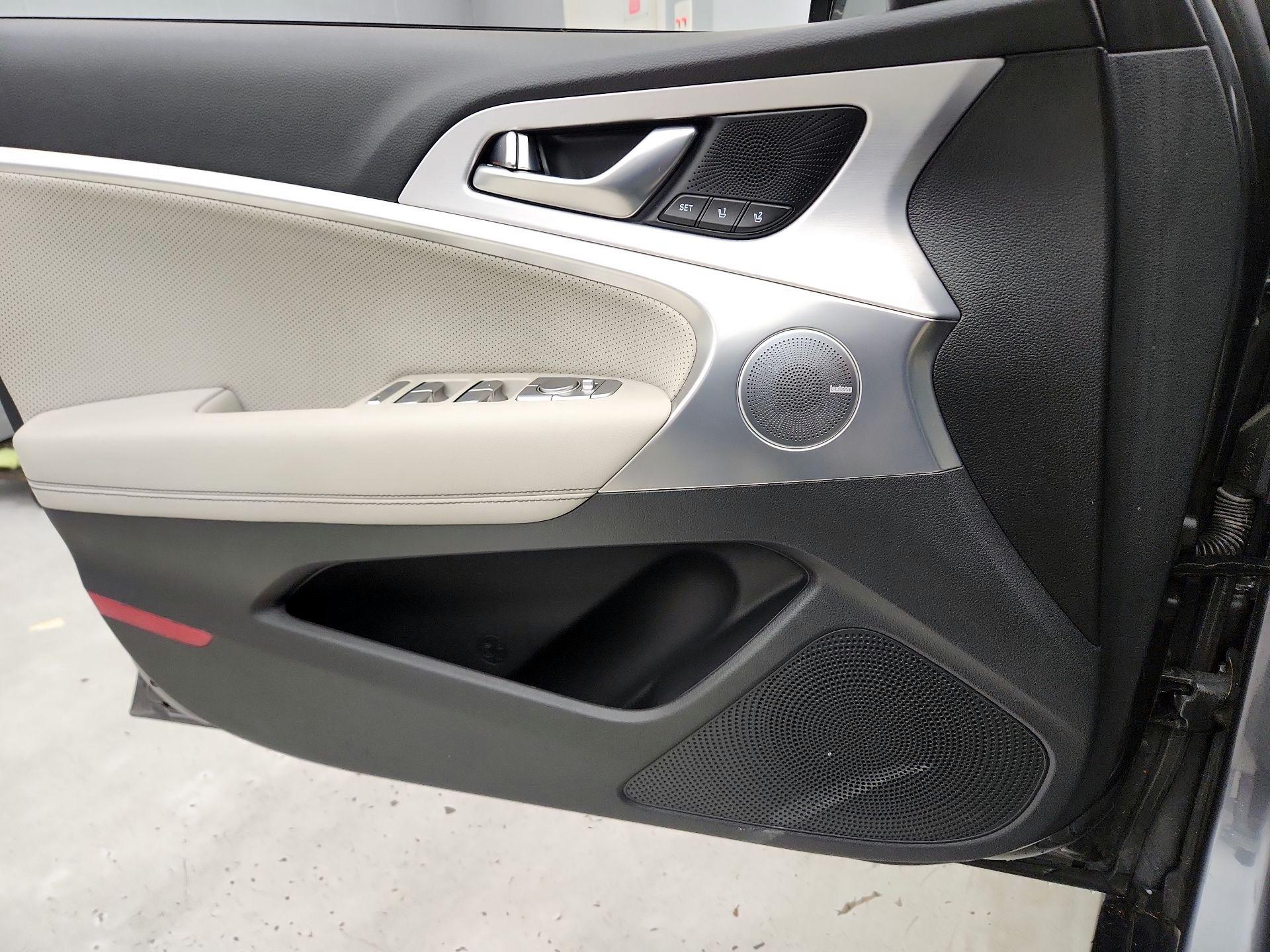 Thumbnail: 2019 Genesis G70 - 12