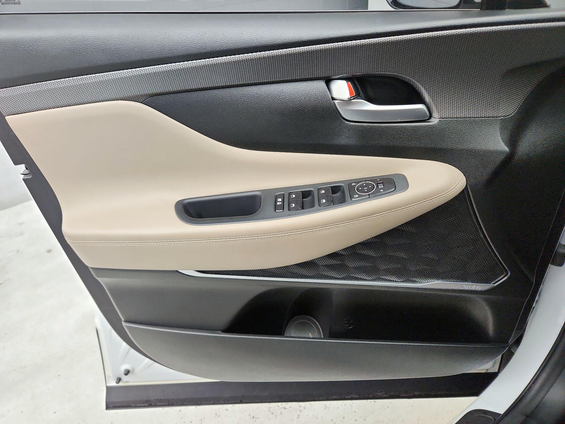 Thumbnail: 2019 Hyundai Santa Fe - 12