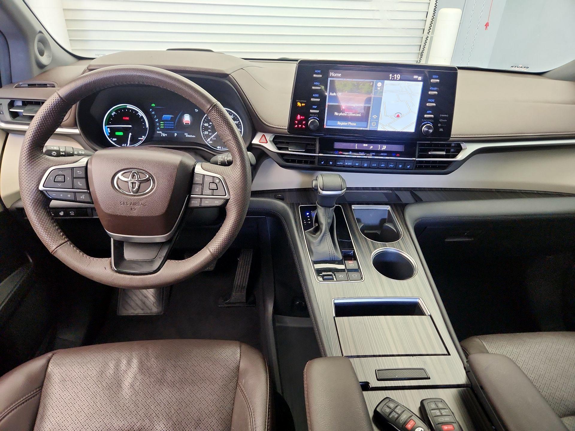 Thumbnail: 2023 Toyota Sienna - 9