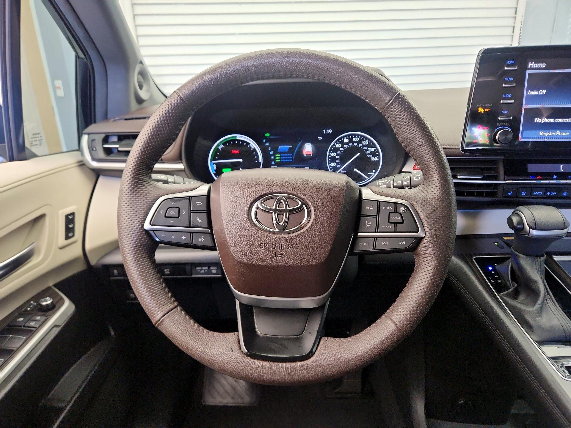 Thumbnail: 2023 Toyota Sienna - 10