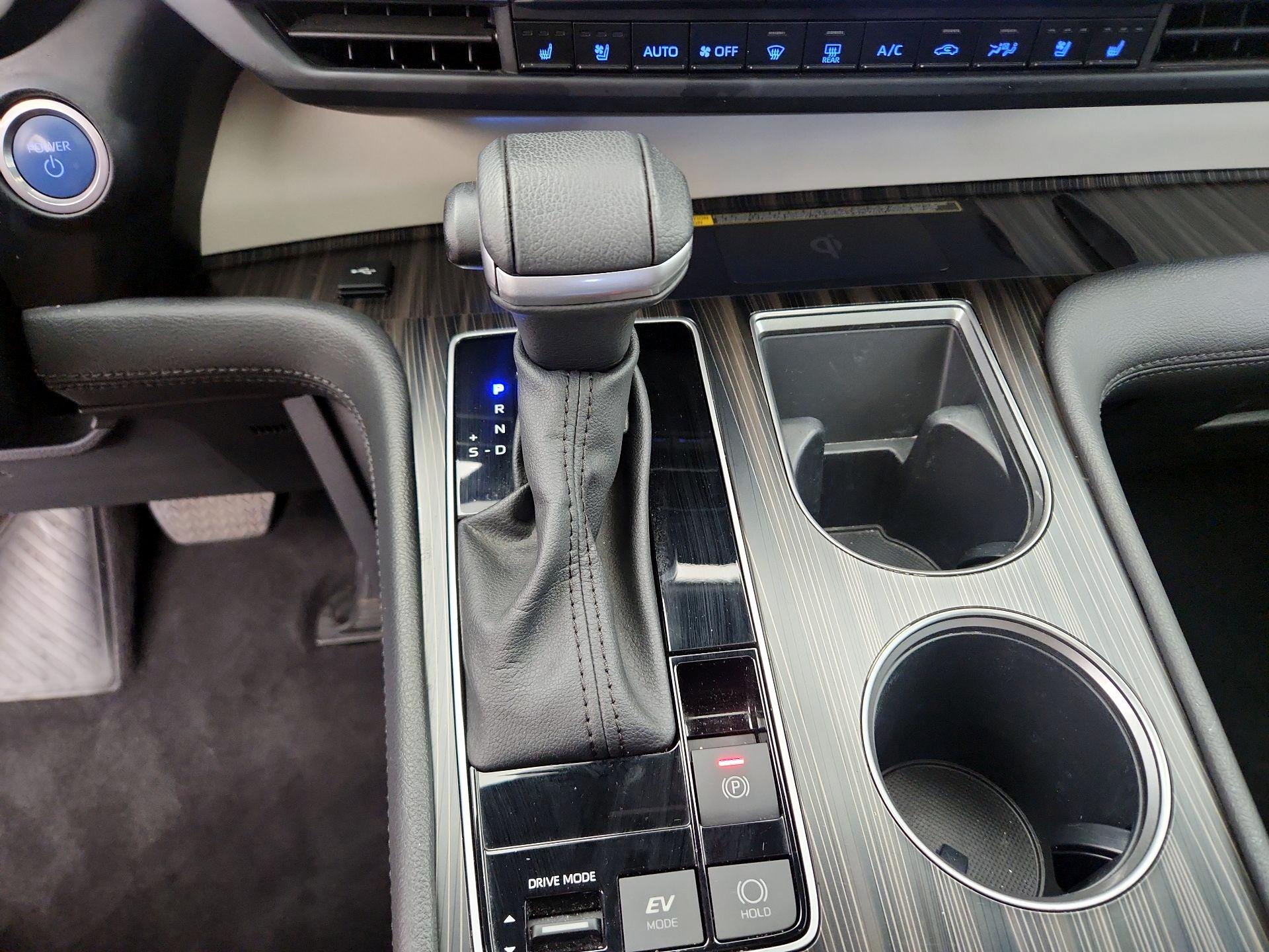 Thumbnail: 2023 Toyota Sienna - 18