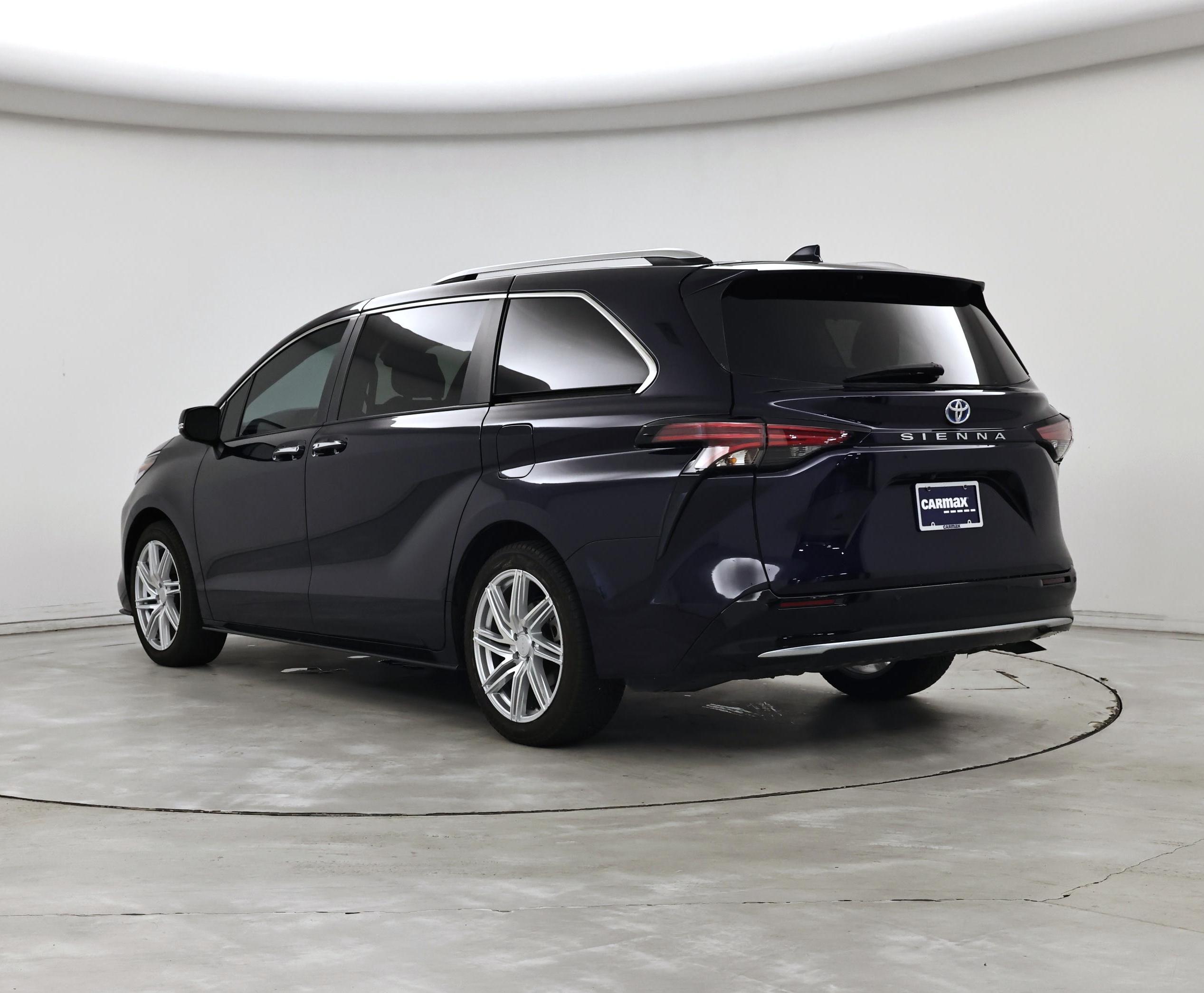 Thumbnail: 2023 Toyota Sienna - 2