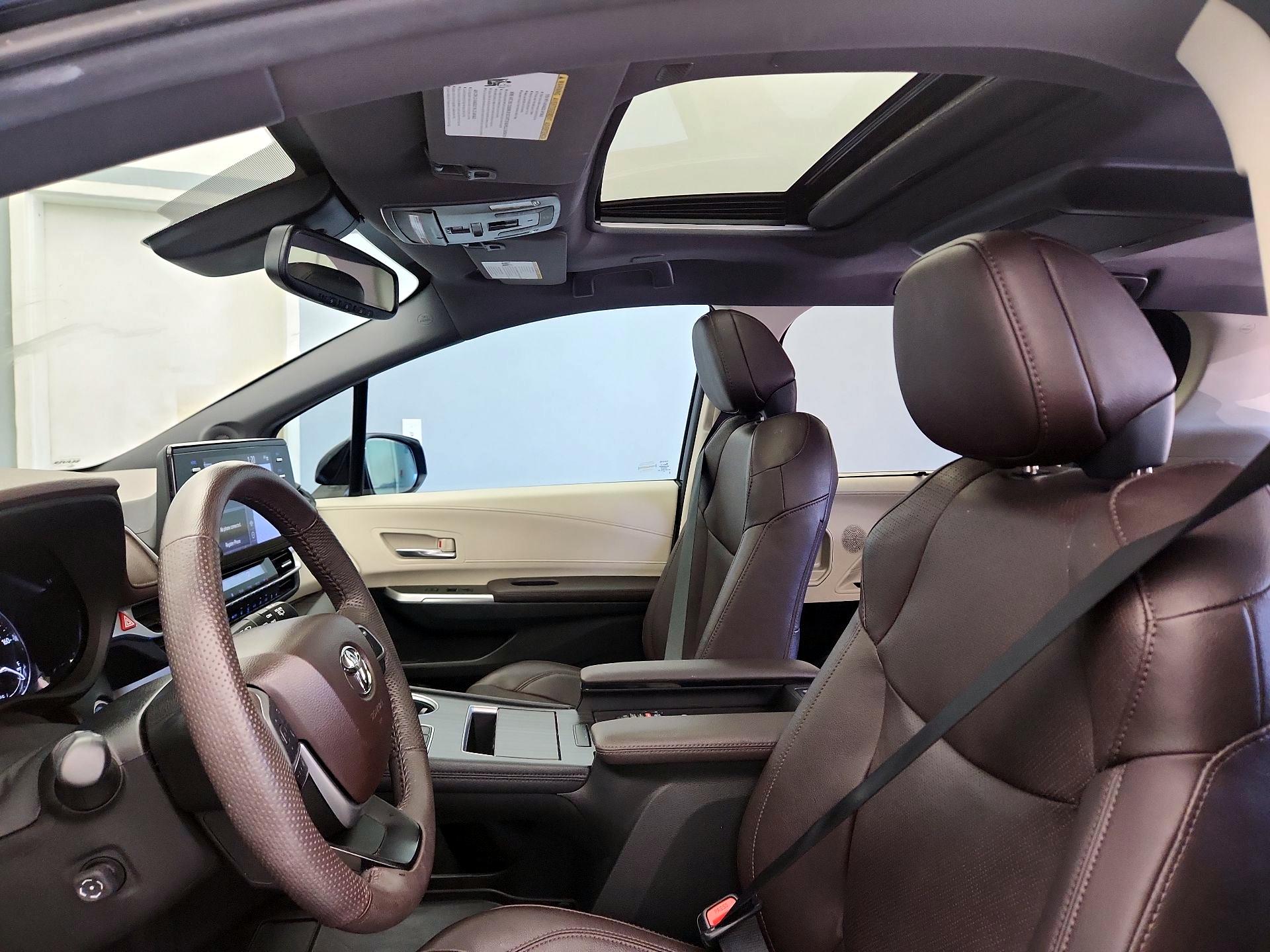 Thumbnail: 2023 Toyota Sienna - 20
