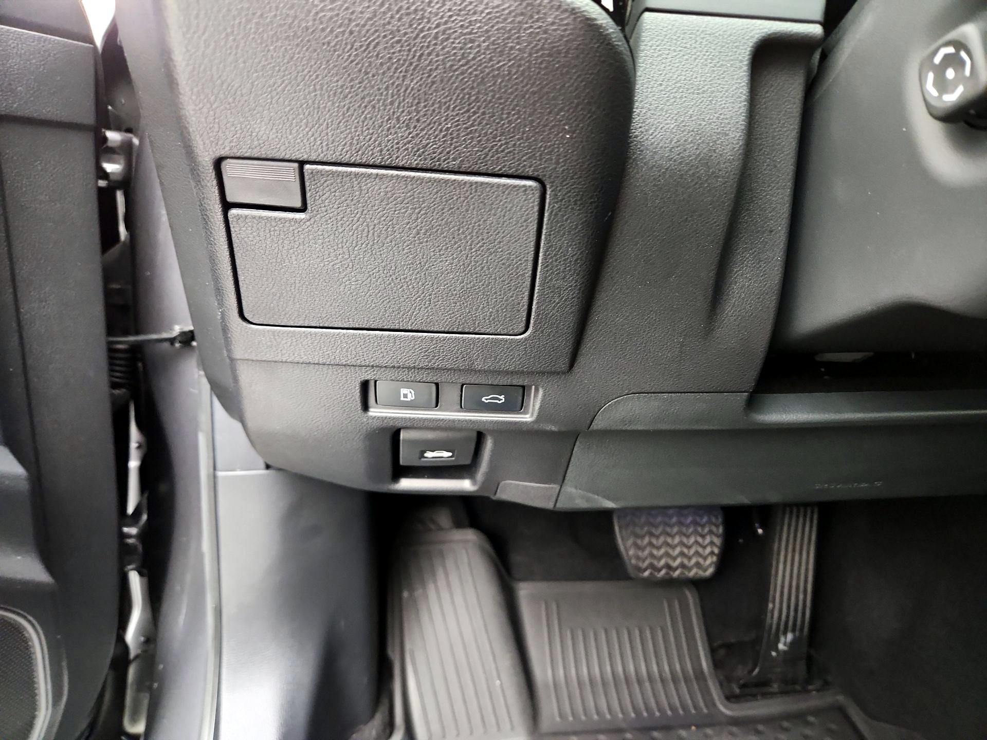 Thumbnail: 2025 Lexus ES - 13