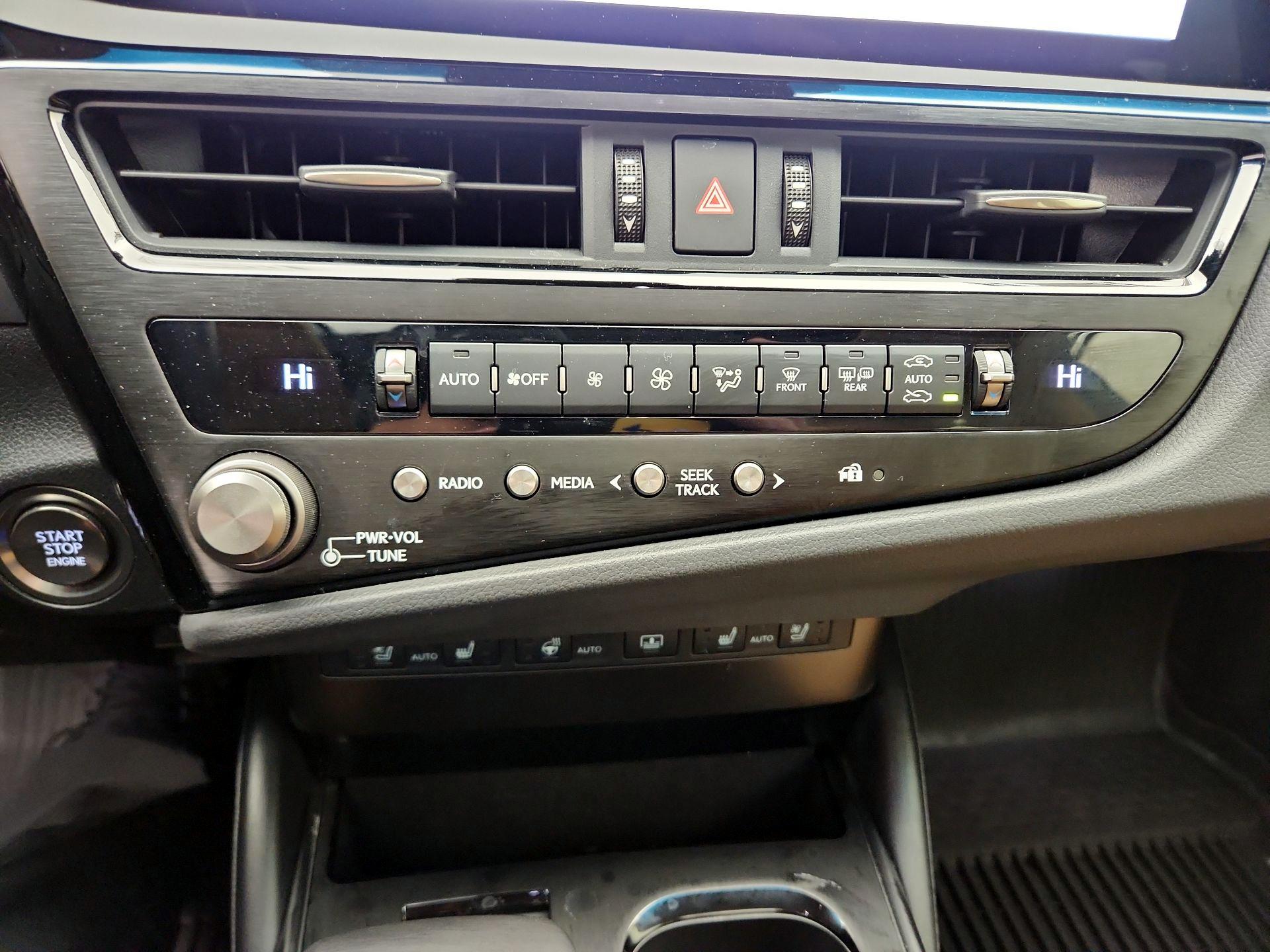 Thumbnail: 2025 Lexus ES - 17