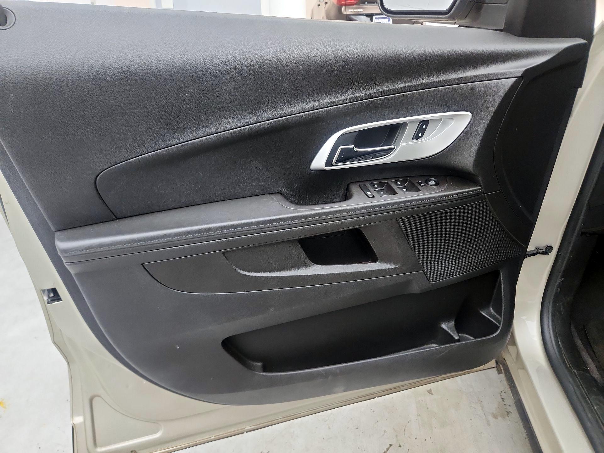 Thumbnail: 2015 Chevrolet Equinox - 12