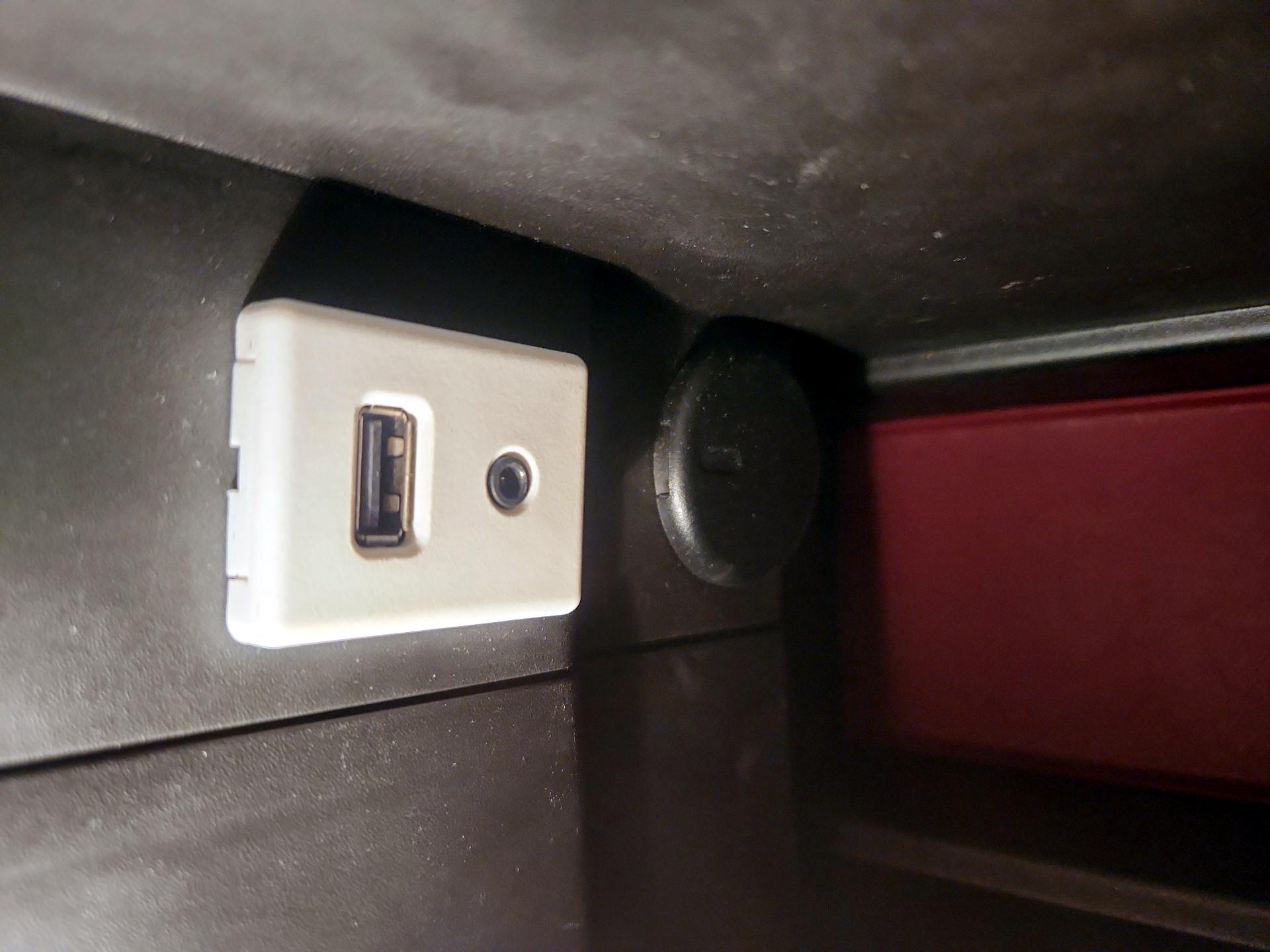 Thumbnail: 2015 Chevrolet Equinox - 17