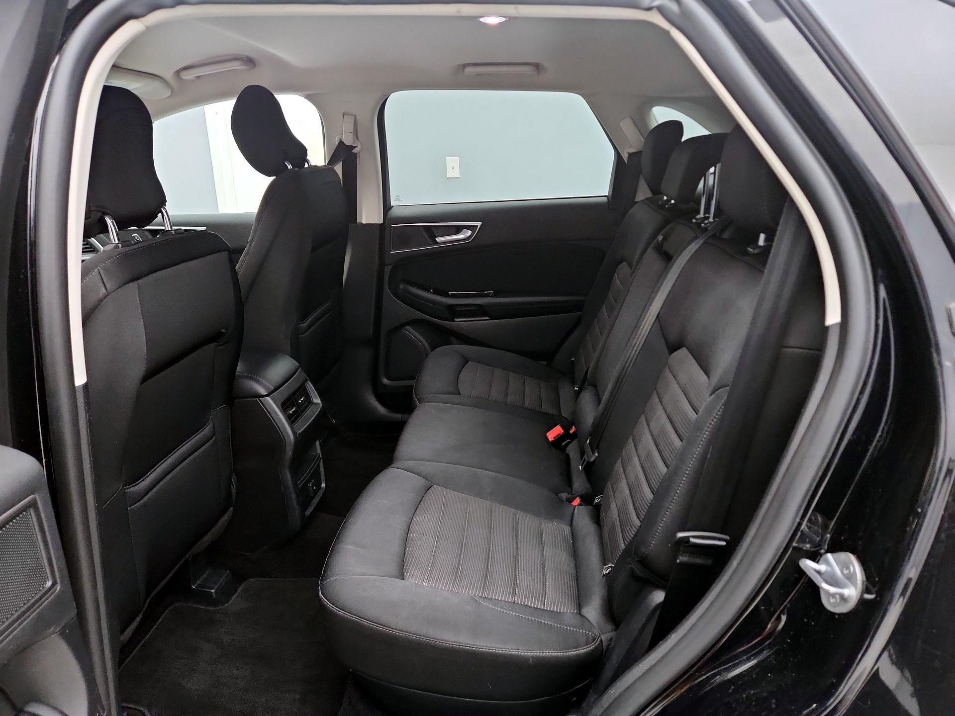 Thumbnail: 2017 Ford Edge - 18