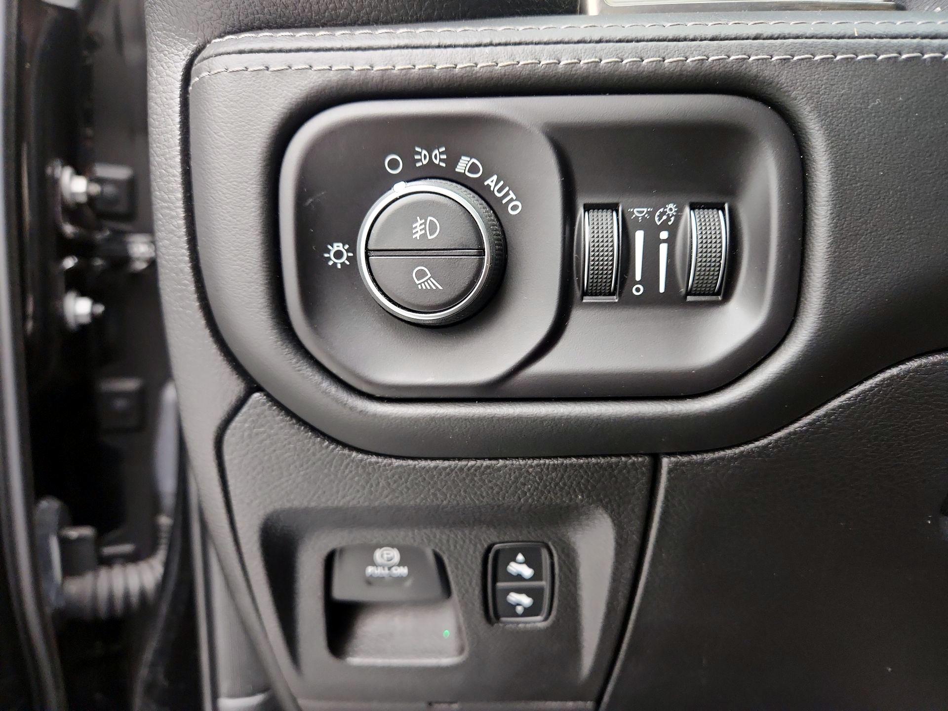 Thumbnail: 2019 RAM 1500 - 13