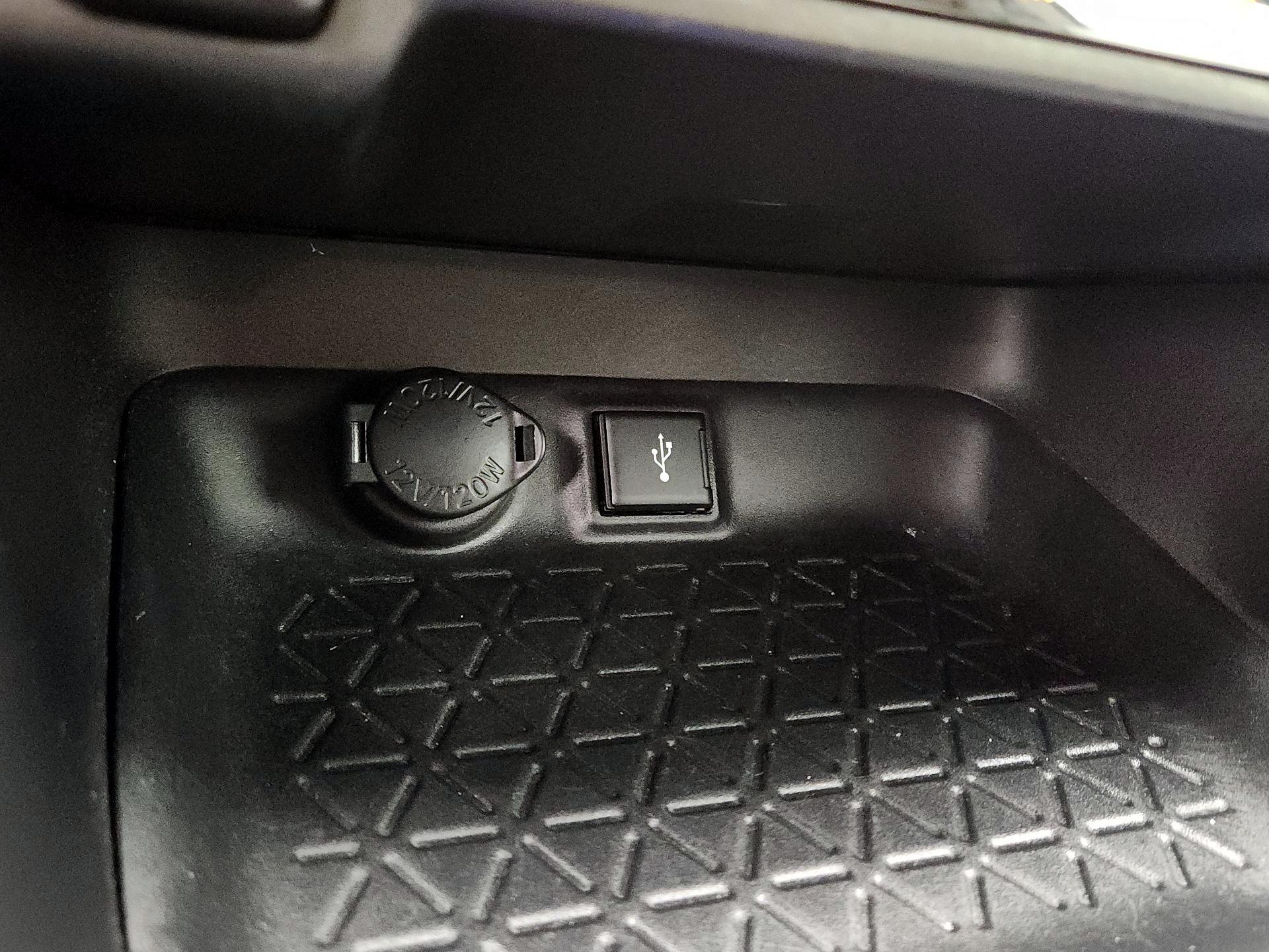 Thumbnail: 2020 Toyota RAV4 - 18