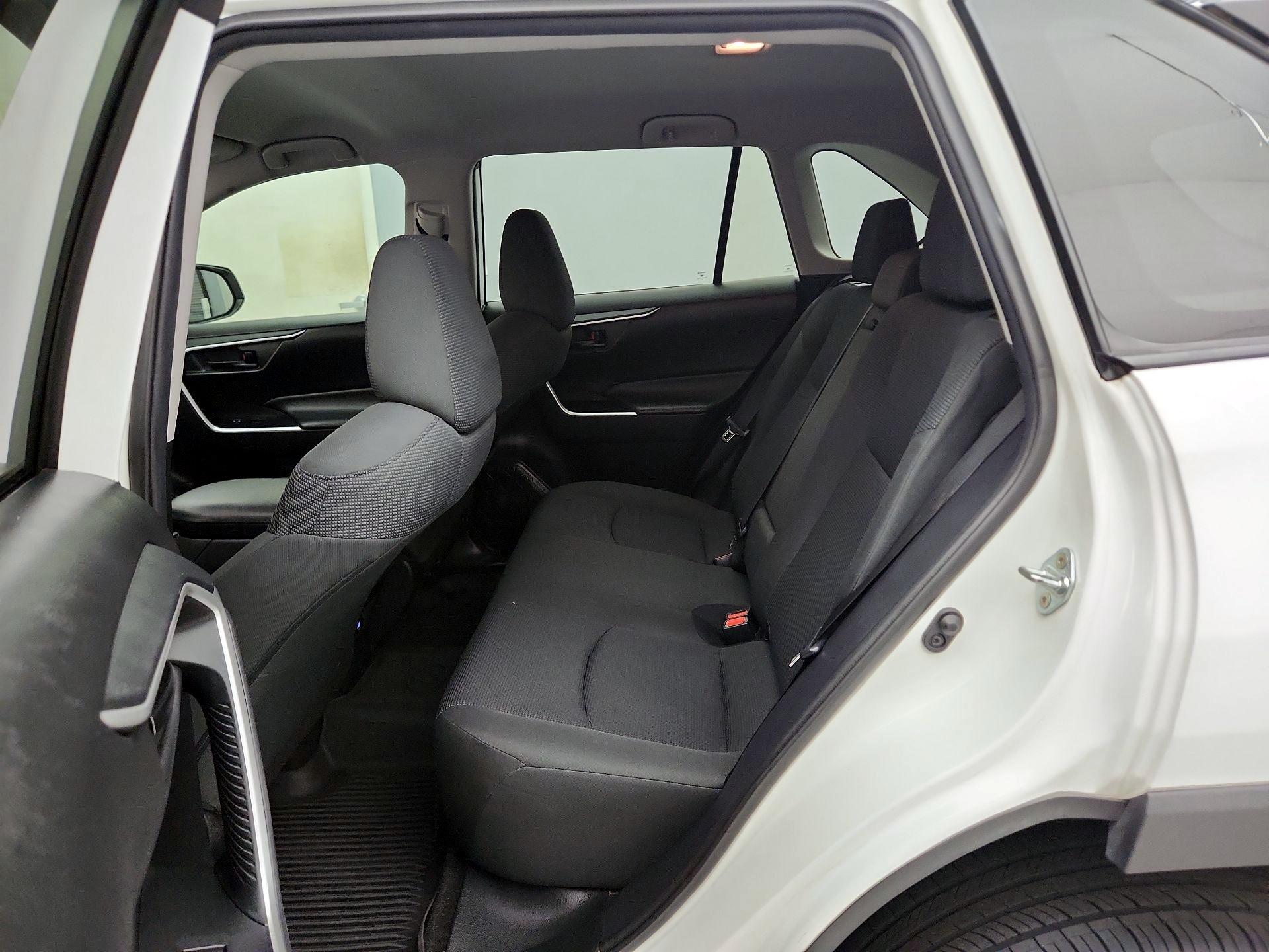 Thumbnail: 2020 Toyota RAV4 - 19