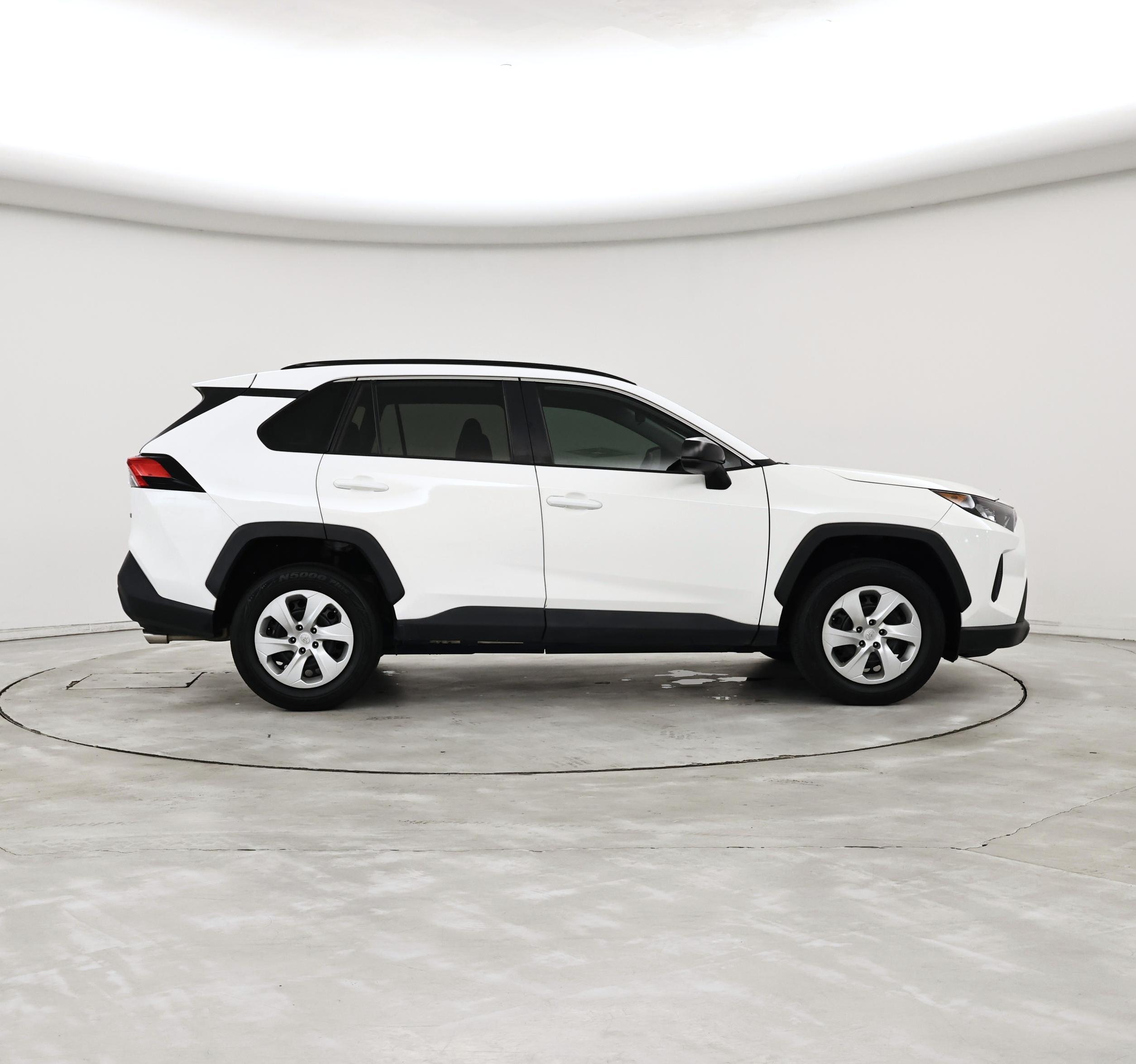 Thumbnail: 2020 Toyota RAV4 - 7