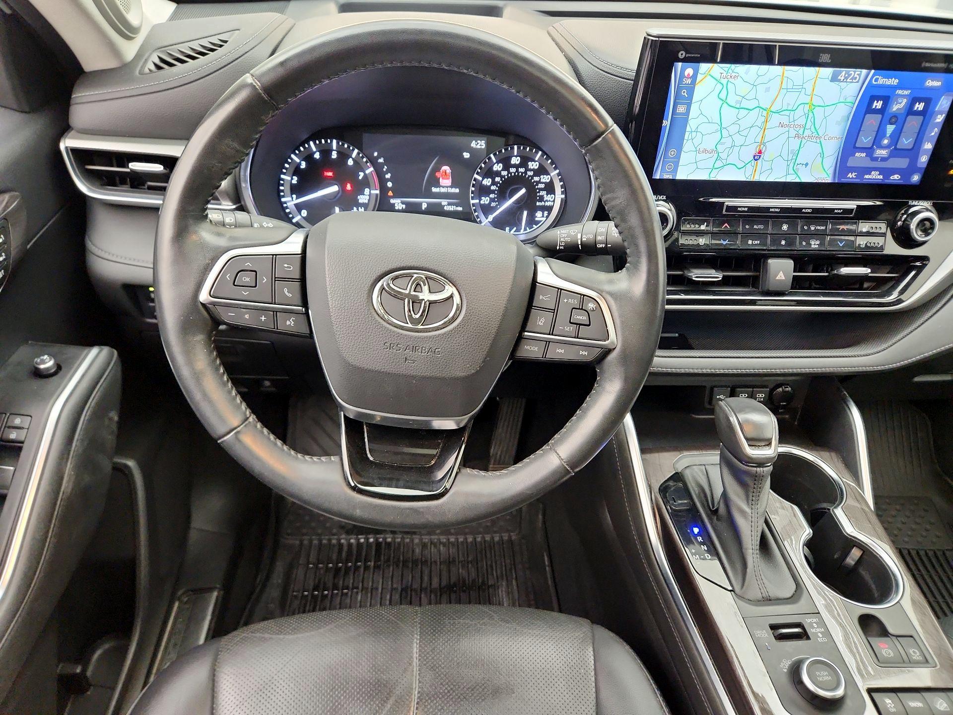 Thumbnail: 2021 Toyota Highlander - 10