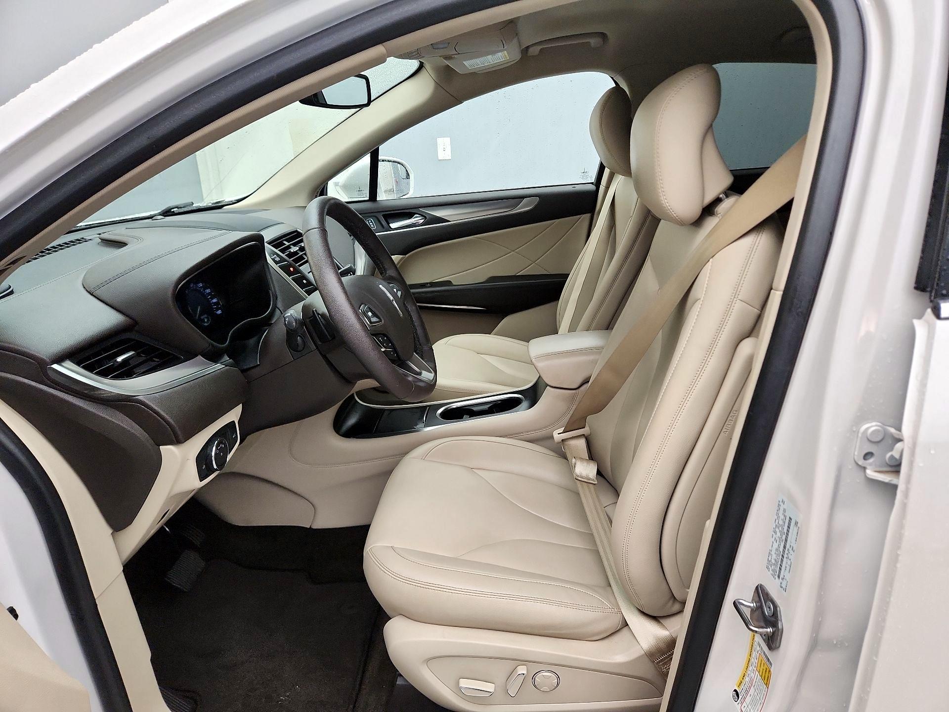 Thumbnail: 2019 Lincoln MKC - 11