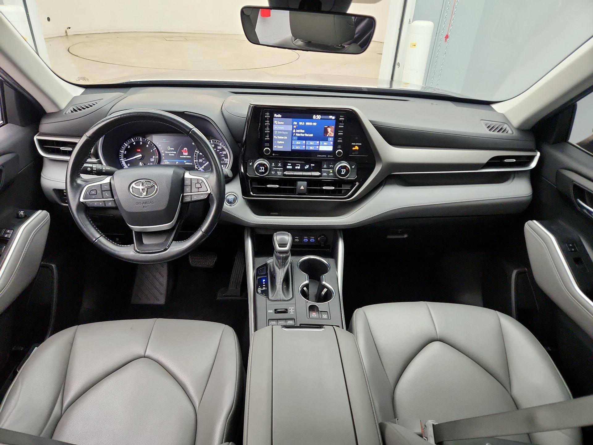 Thumbnail: 2022 Toyota Highlander - 9