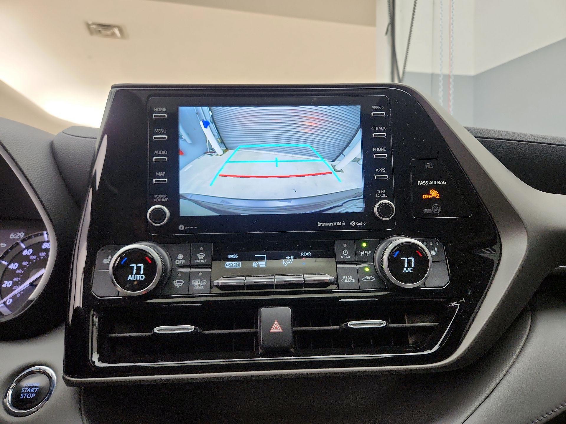 Thumbnail: 2022 Toyota Highlander - 14