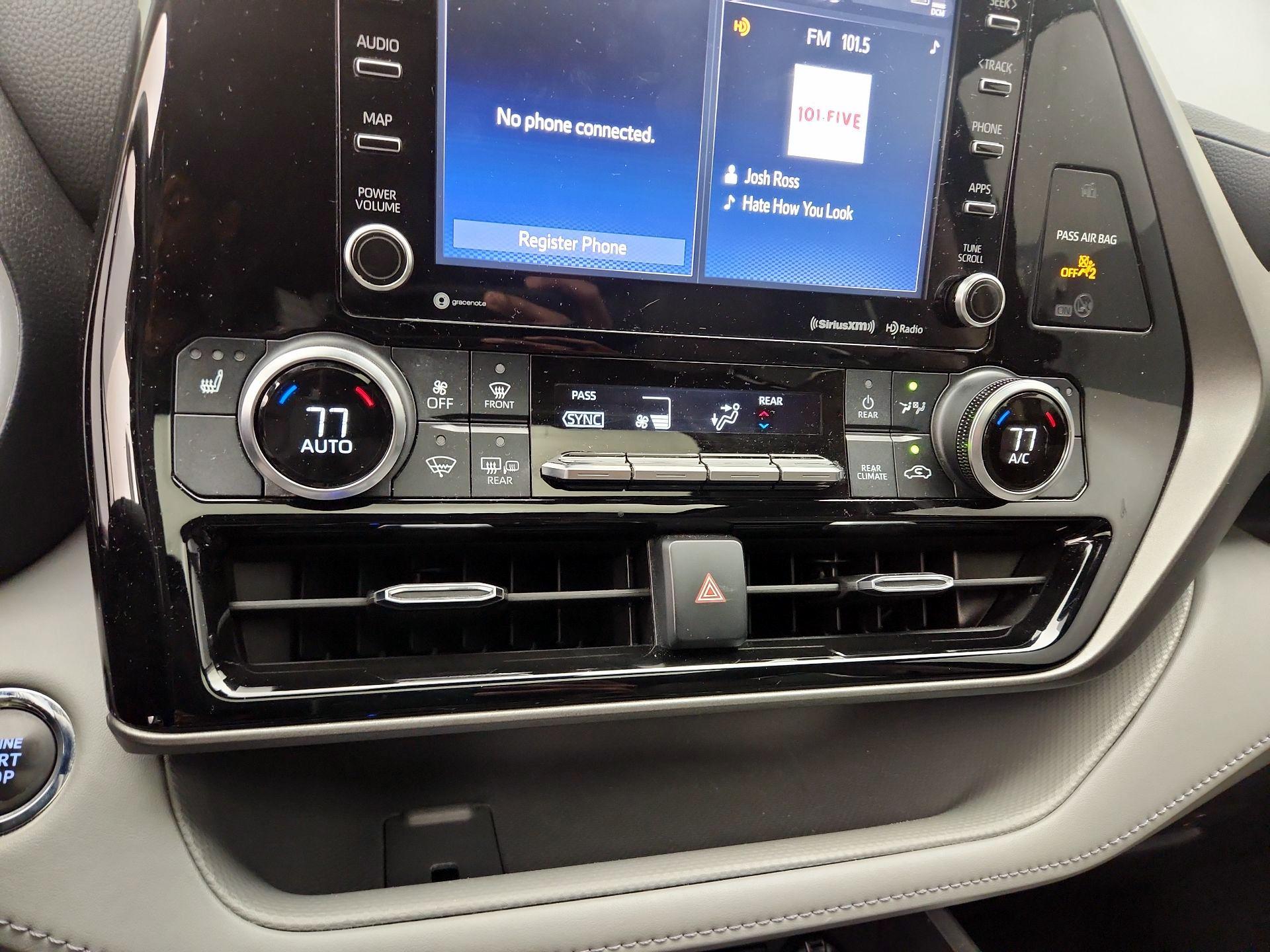 Thumbnail: 2022 Toyota Highlander - 16