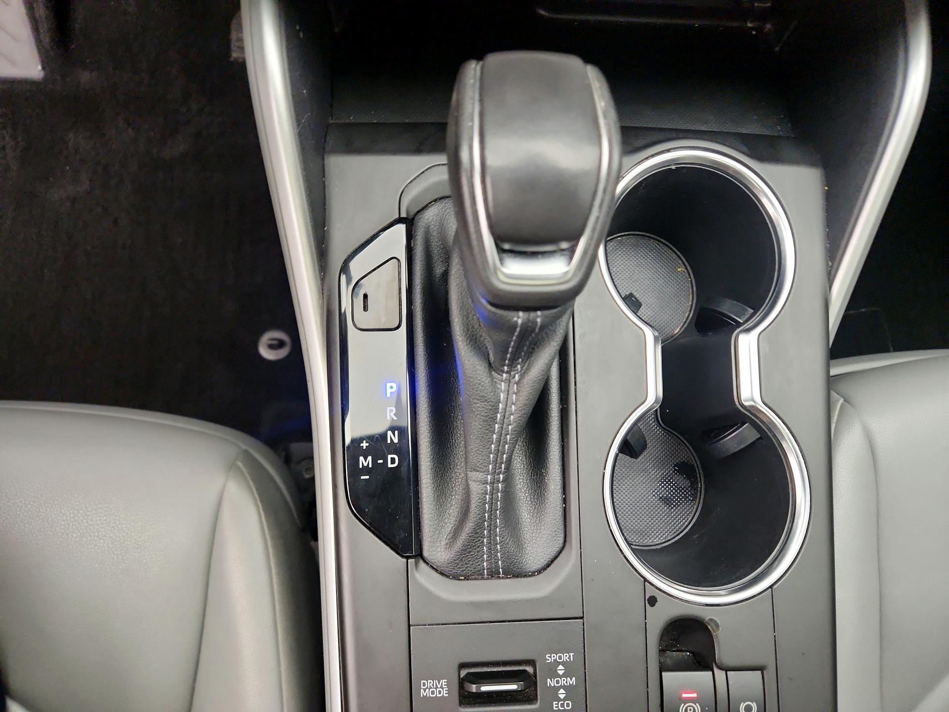 Thumbnail: 2022 Toyota Highlander - 17