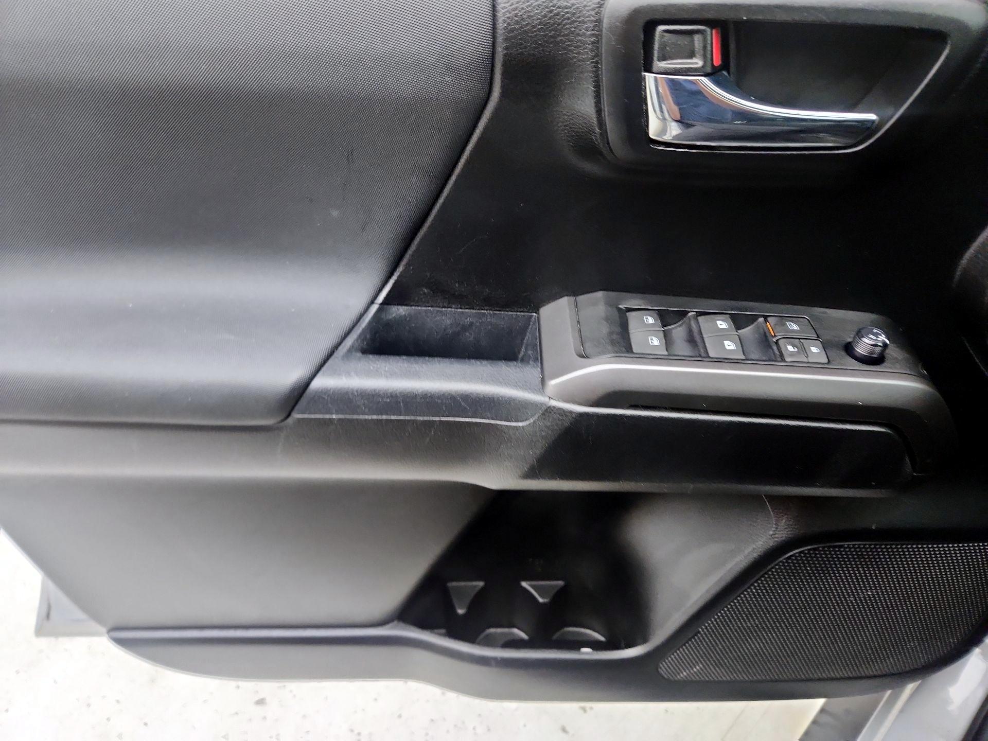 Thumbnail: 2021 Toyota Tacoma - 12