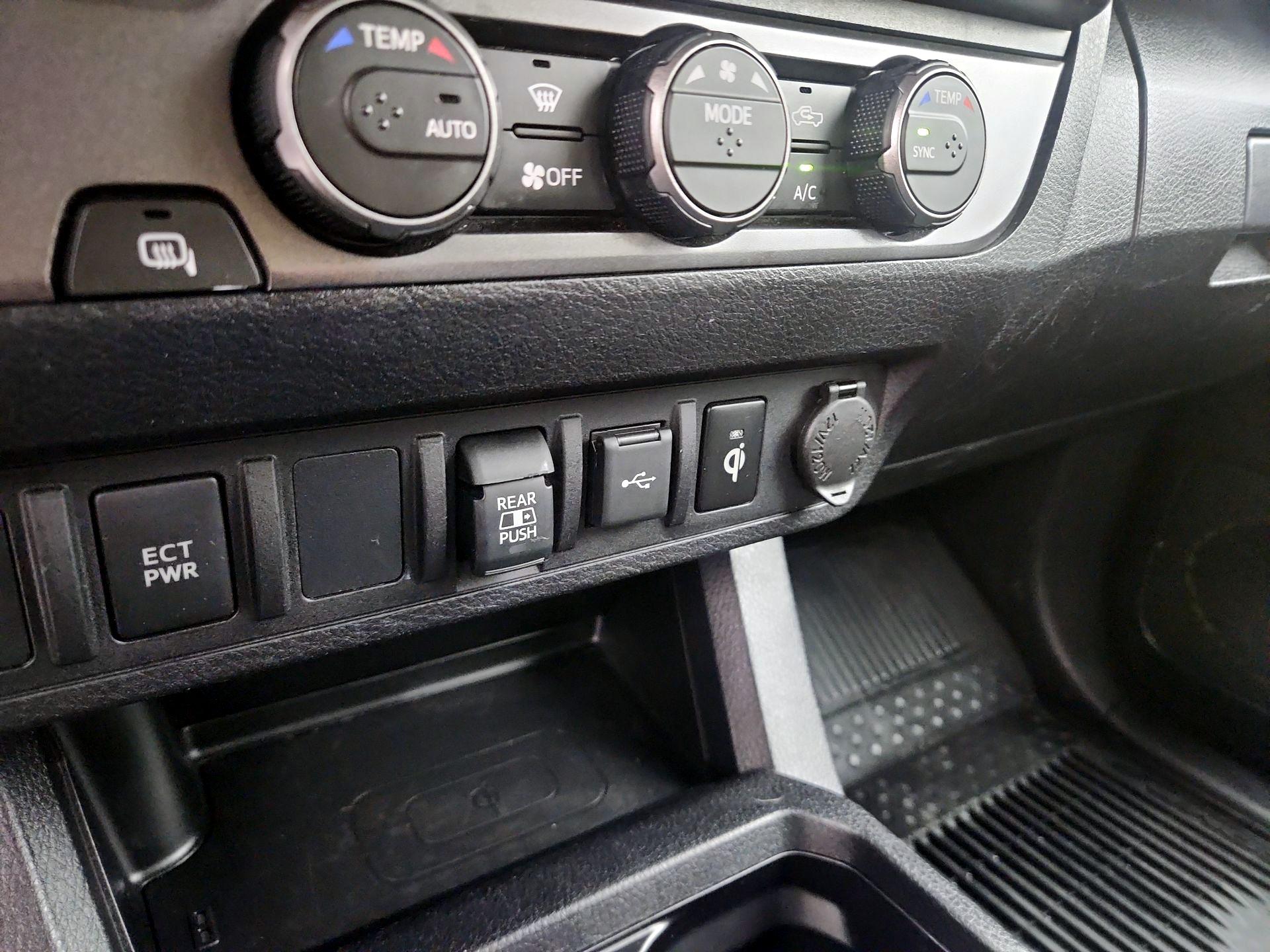 Thumbnail: 2021 Toyota Tacoma - 18