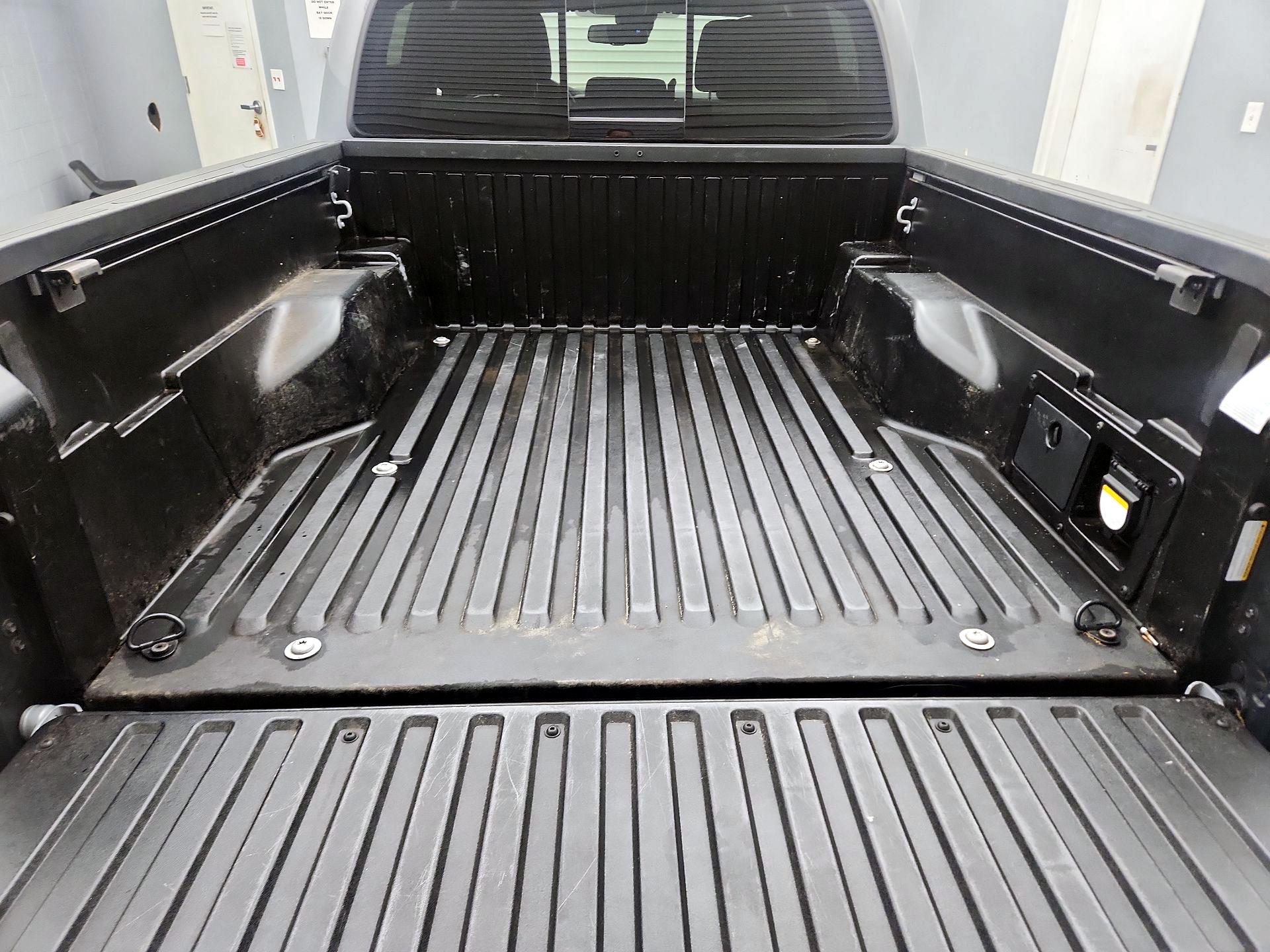 Thumbnail: 2021 Toyota Tacoma - 20