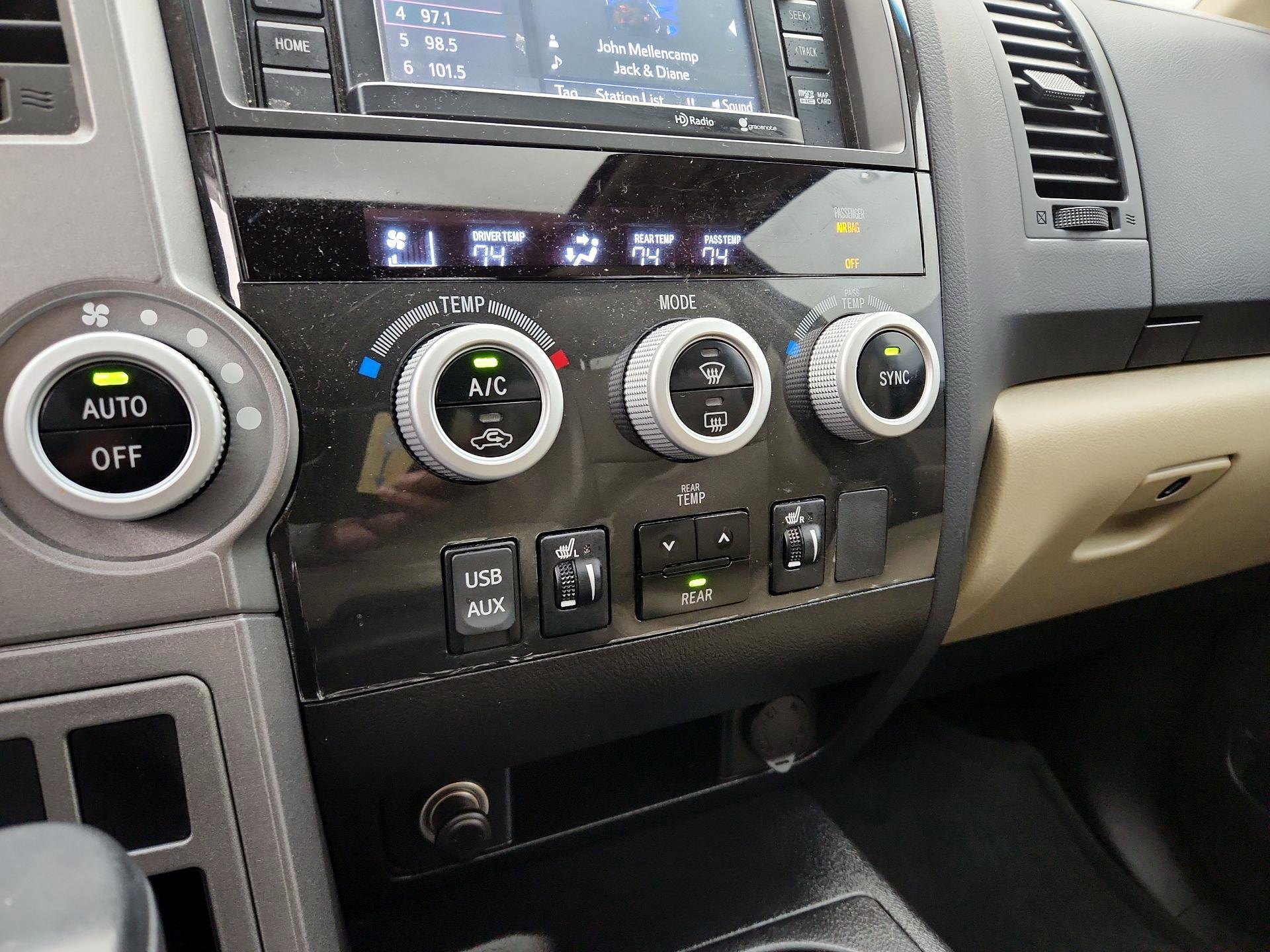 Thumbnail: 2015 Toyota Sequoia - 17