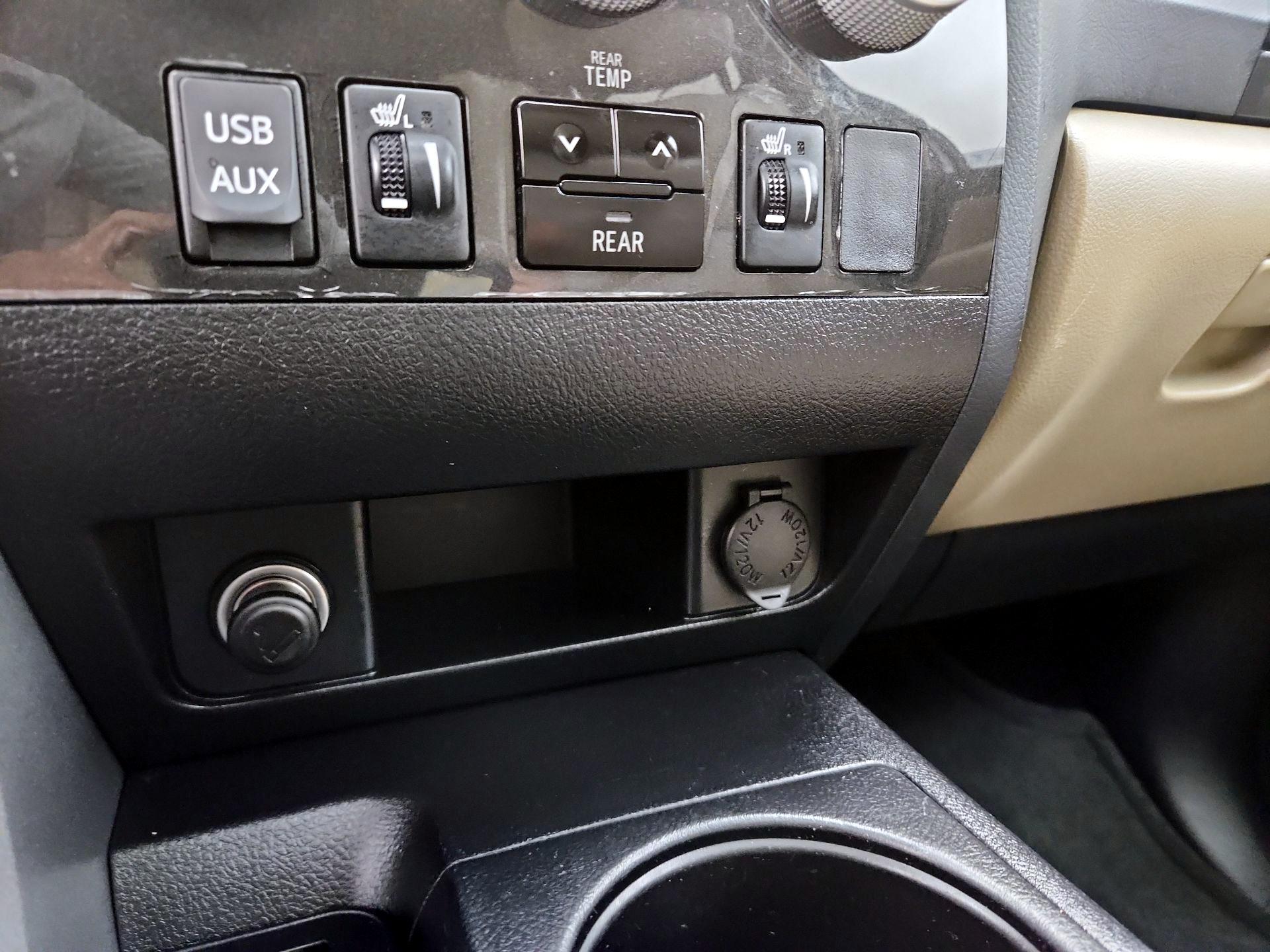 Thumbnail: 2015 Toyota Sequoia - 19