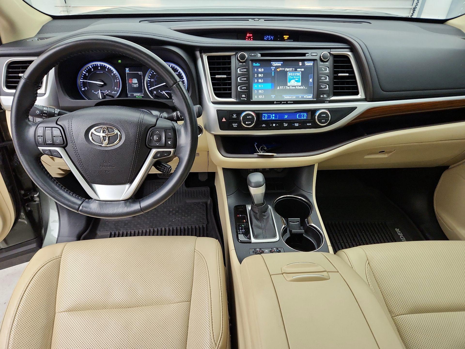 Thumbnail: 2017 Toyota Highlander - 9