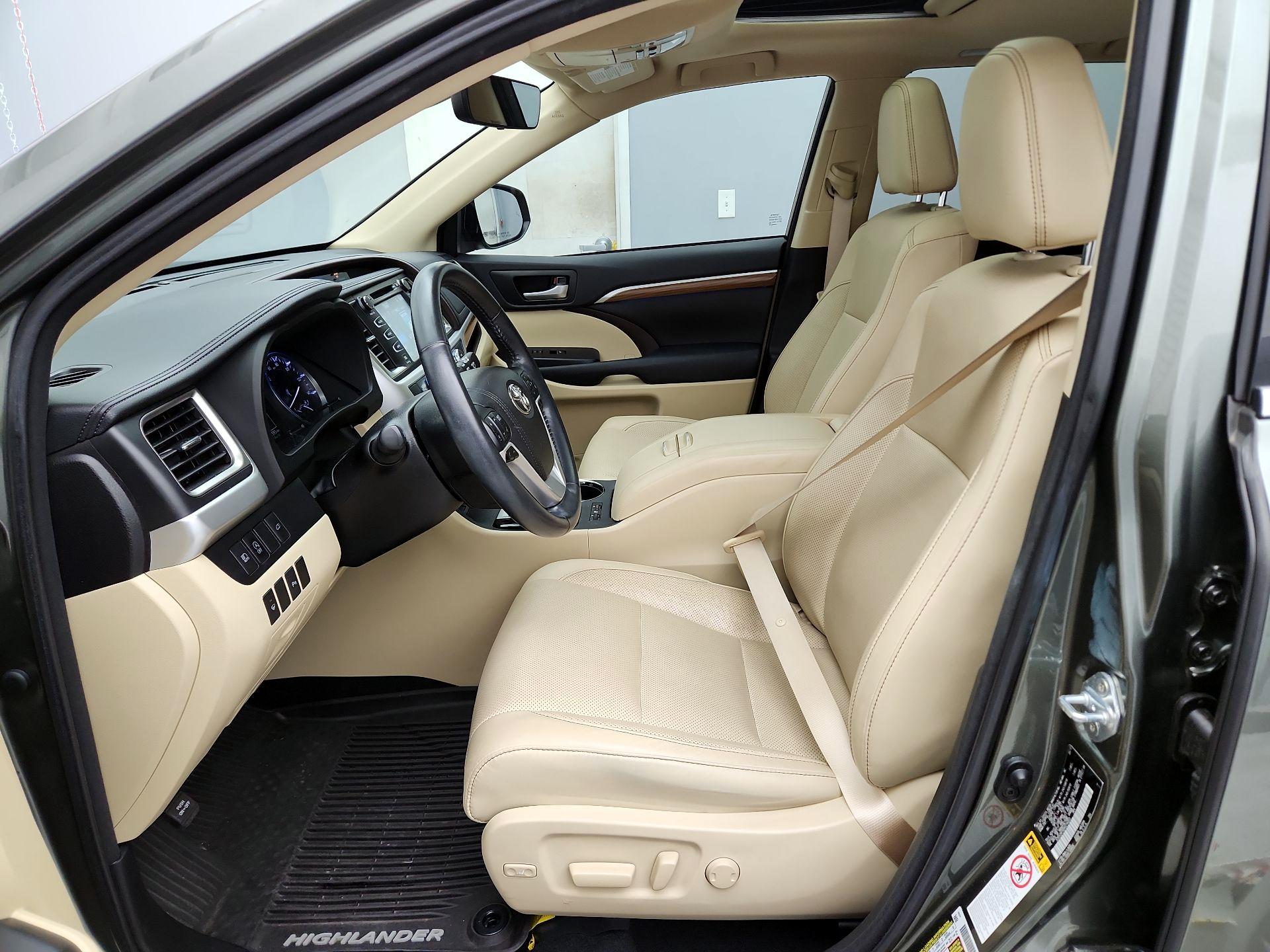 Thumbnail: 2017 Toyota Highlander - 11