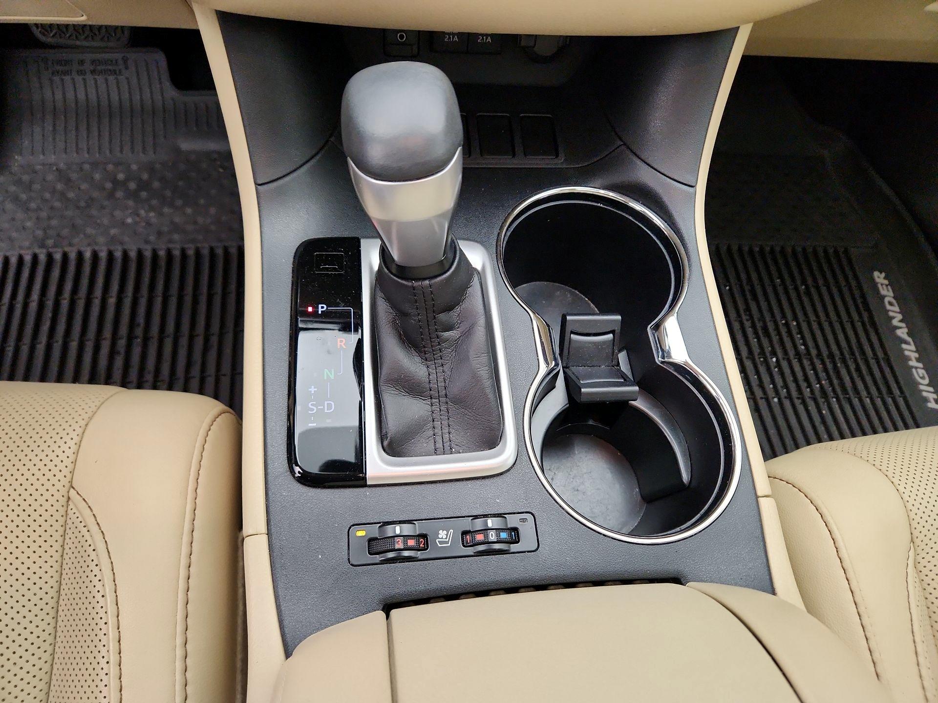 Thumbnail: 2017 Toyota Highlander - 17