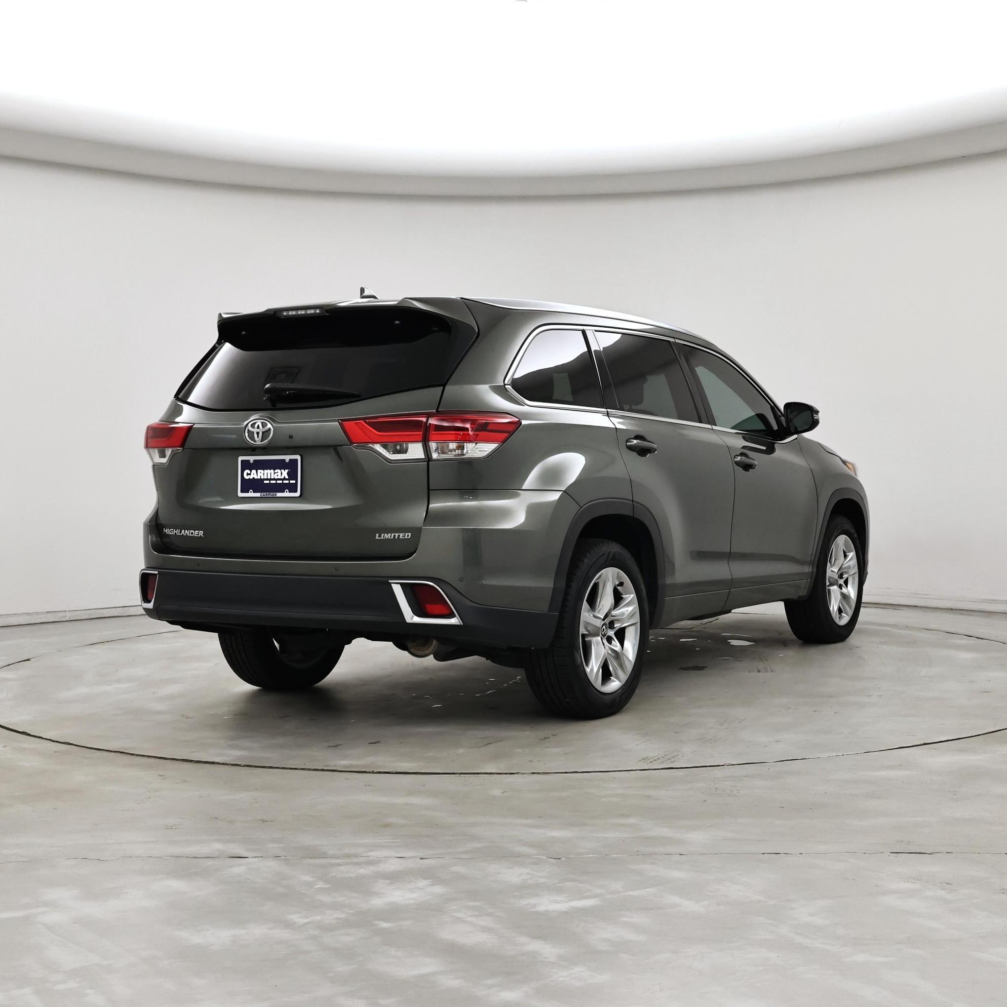 Thumbnail: 2017 Toyota Highlander - 8