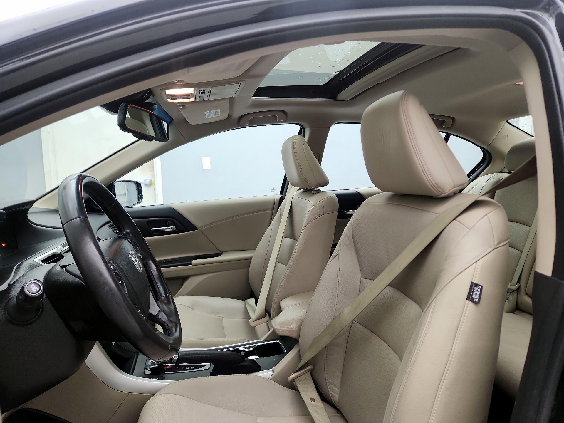 Thumbnail: 2015 Honda Accord - 19