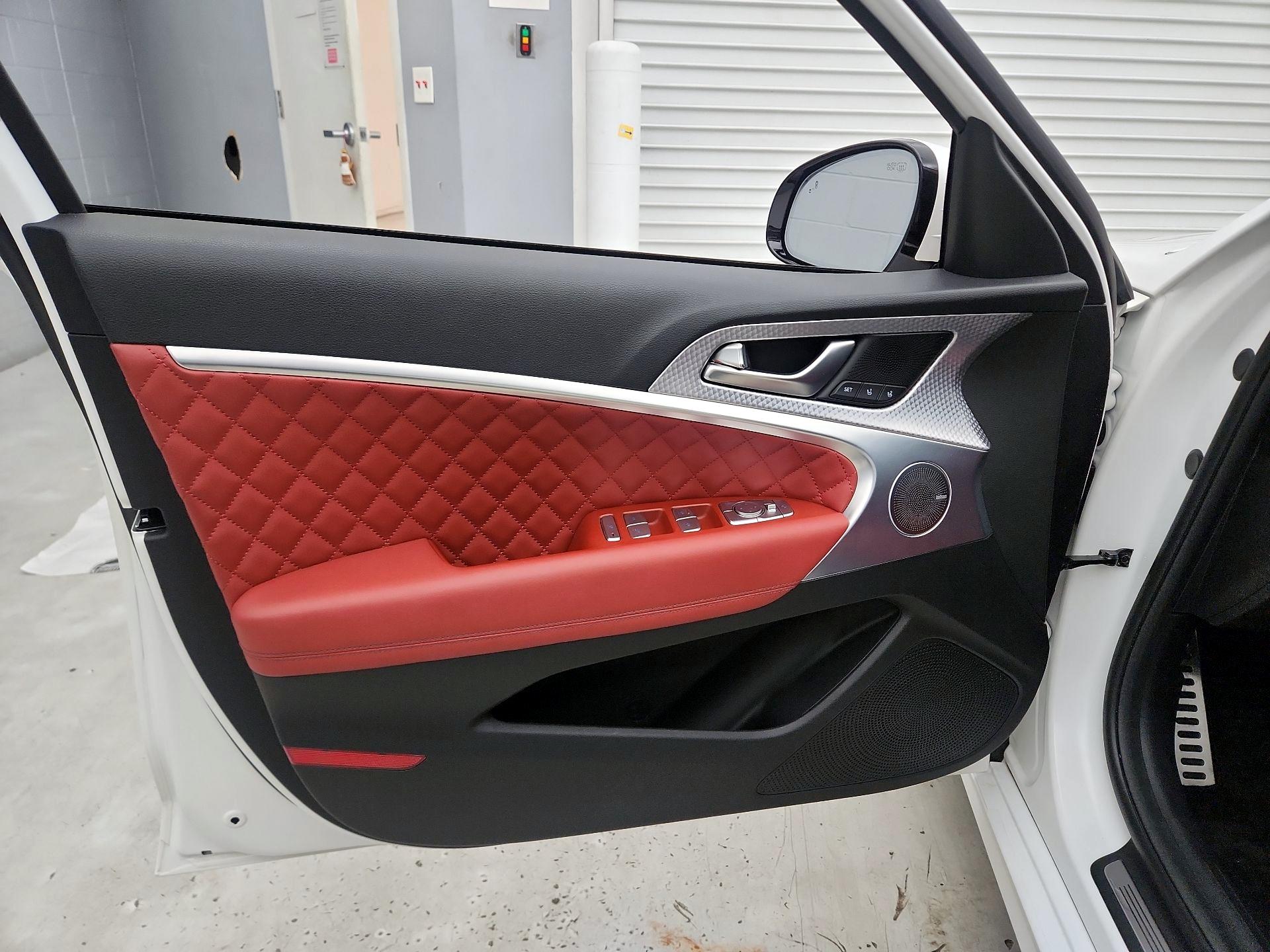 Thumbnail: 2022 Genesis G70 - 12