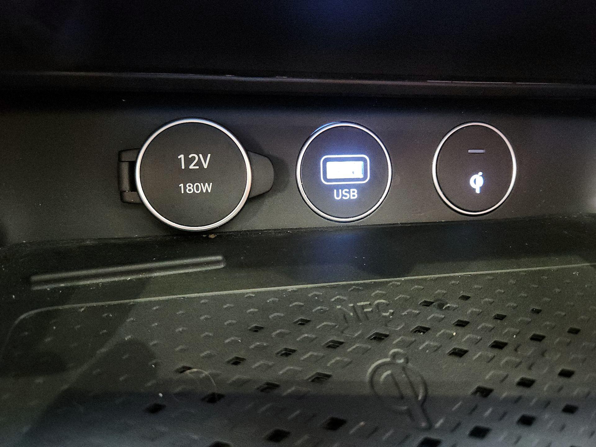 Thumbnail: 2022 Genesis G70 - 19