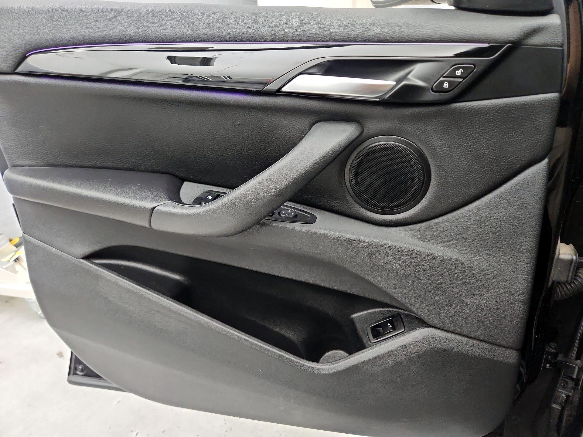 Thumbnail: 2020 BMW X1 - 12