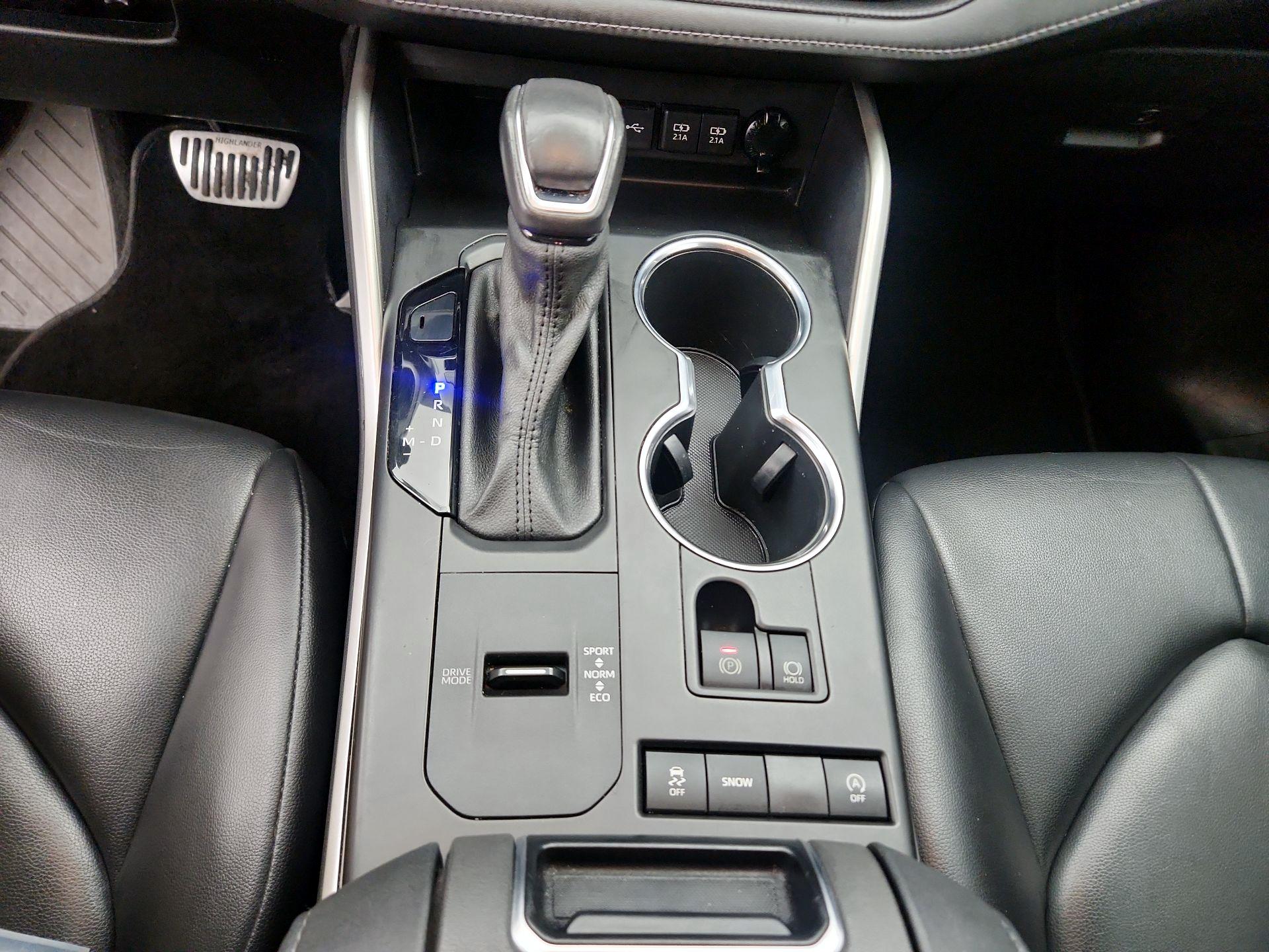 Thumbnail: 2021 Toyota Highlander - 18