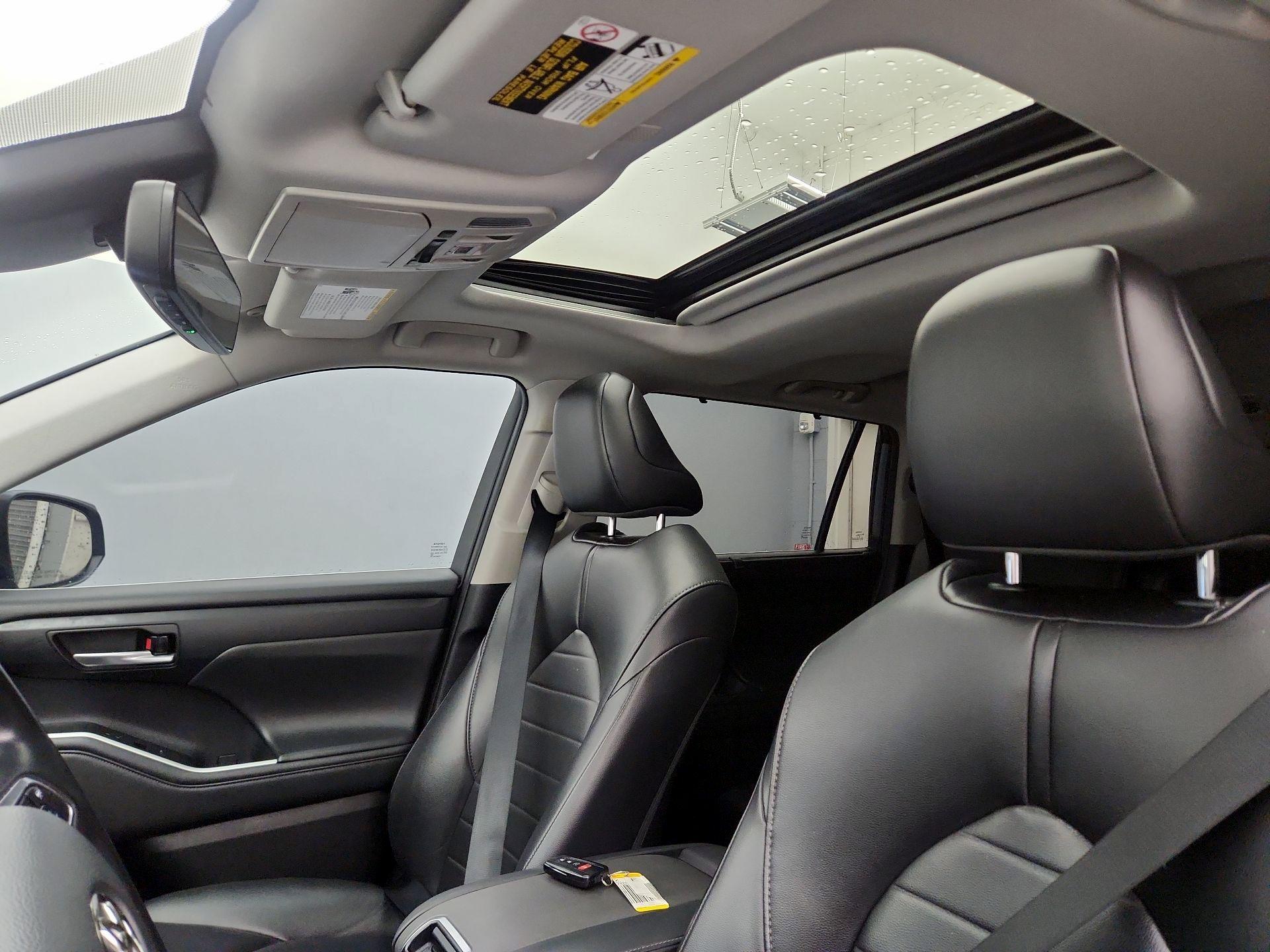 Thumbnail: 2021 Toyota Highlander - 20