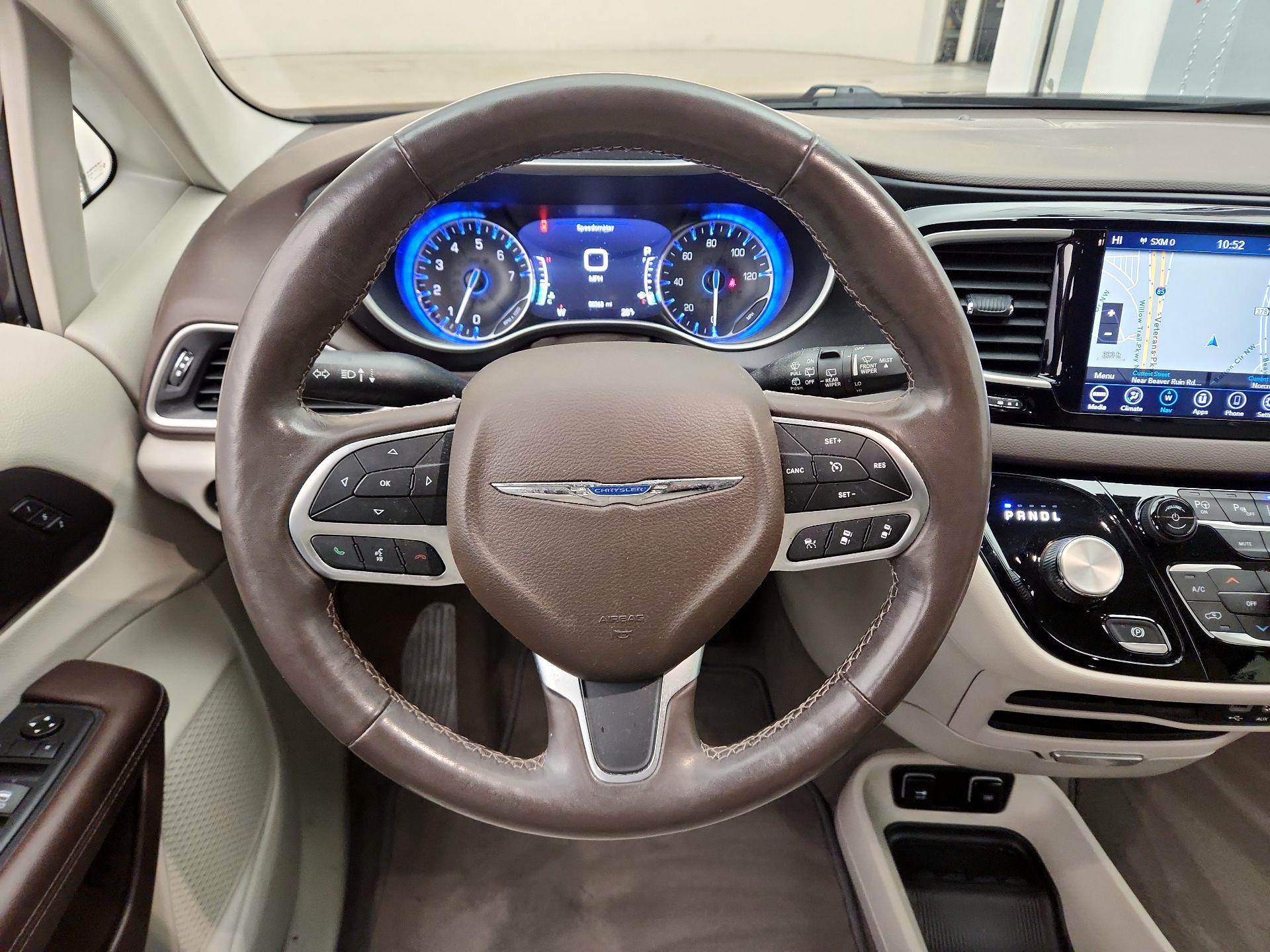 Thumbnail: 2020 Chrysler Pacifica - 10